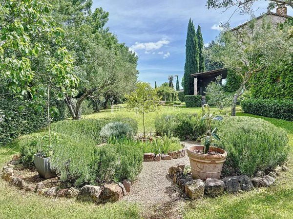 French Farmhouse for sale in Provence, Gonfaron — photo 5