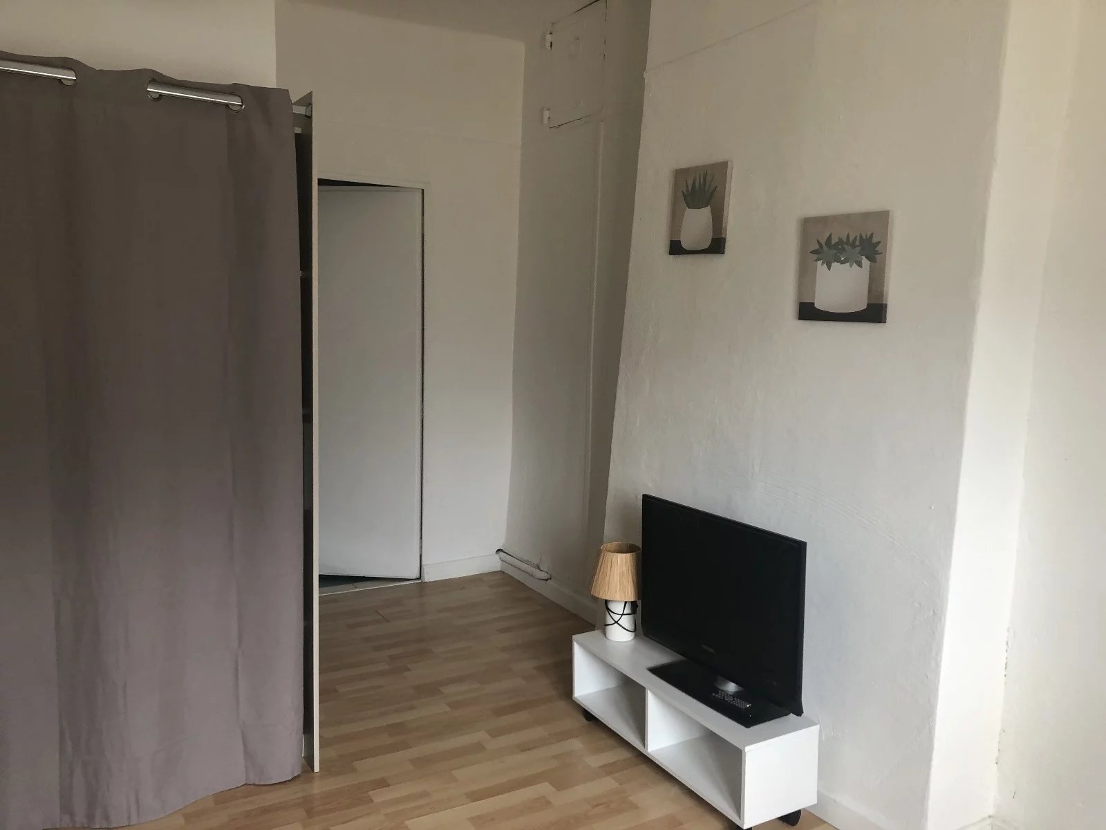 APARTMENT IN THE HEART OF COTIGNAC