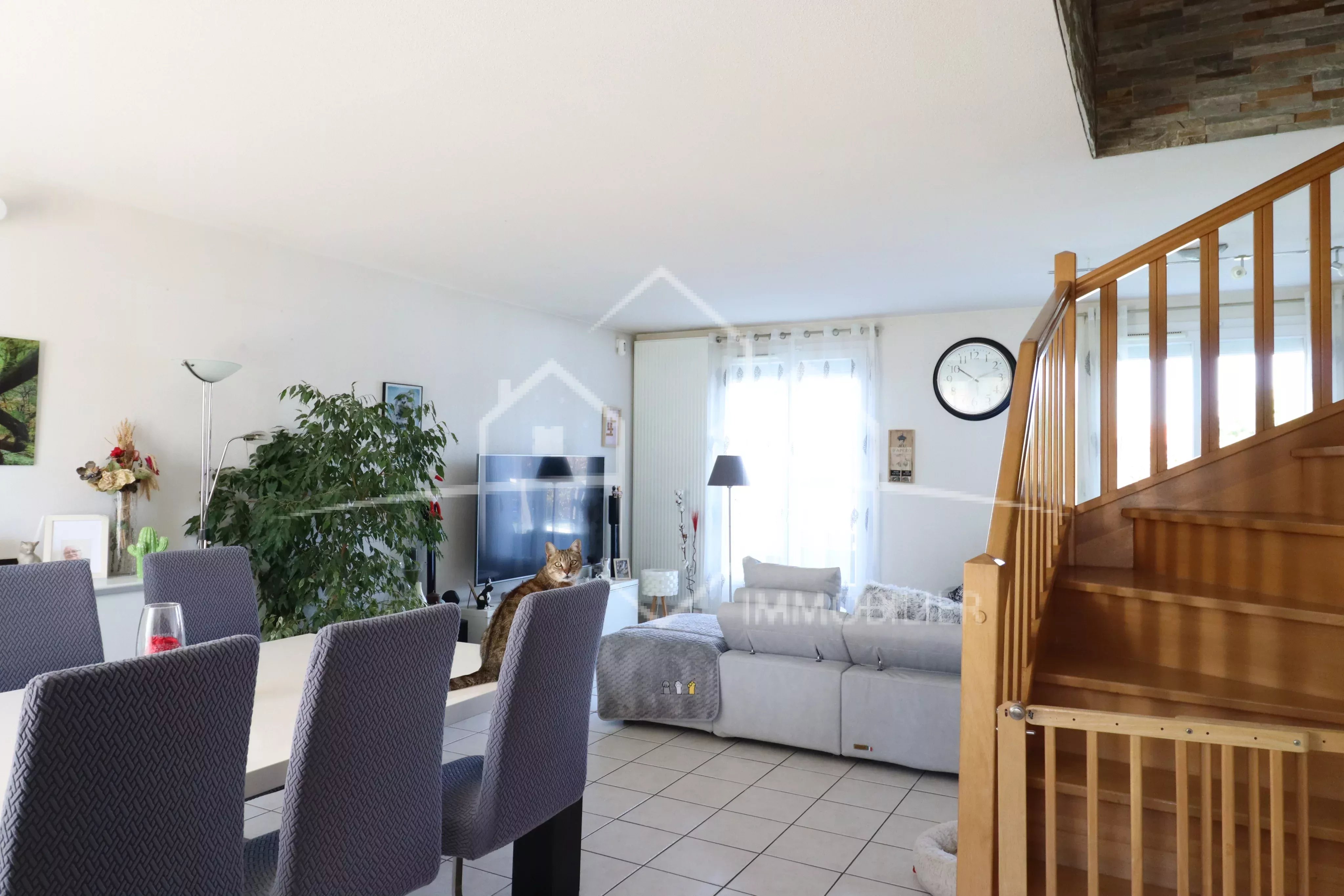 Maison familiale de 120 m² avec piscine à Saint-Maurice-l'Exil