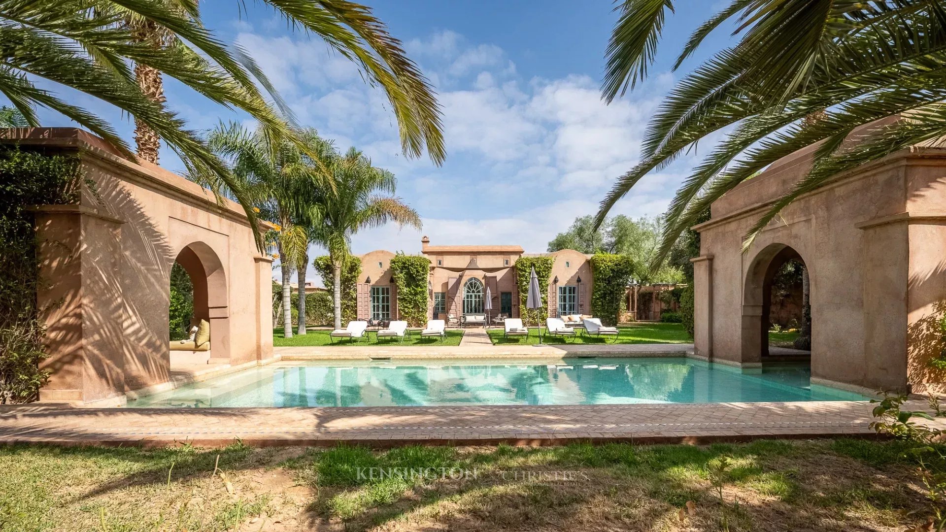 4 Bedroom Villa/Townhouse's Image 8