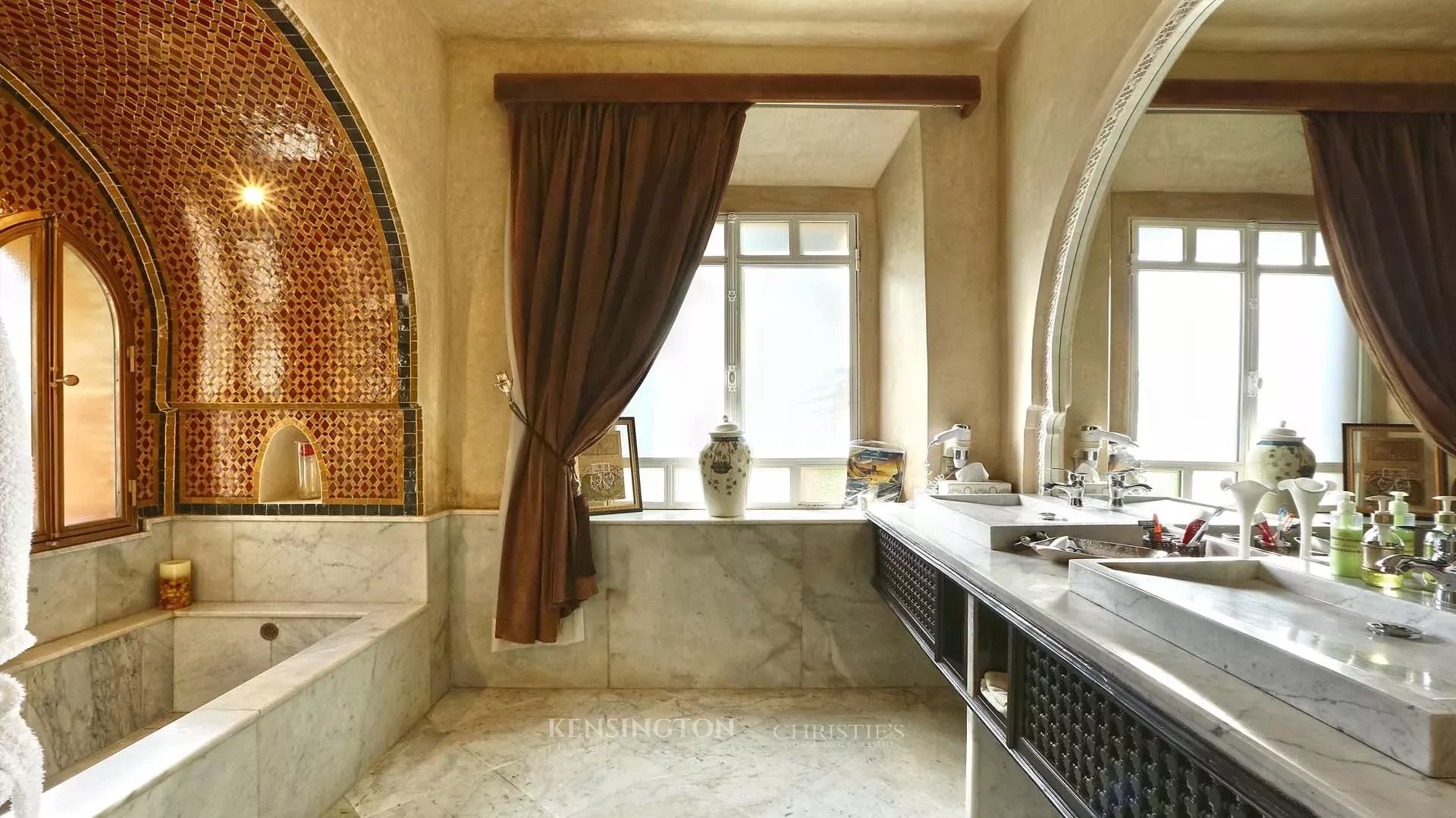 12 Bedroom Villa/Townhouse's Image 24