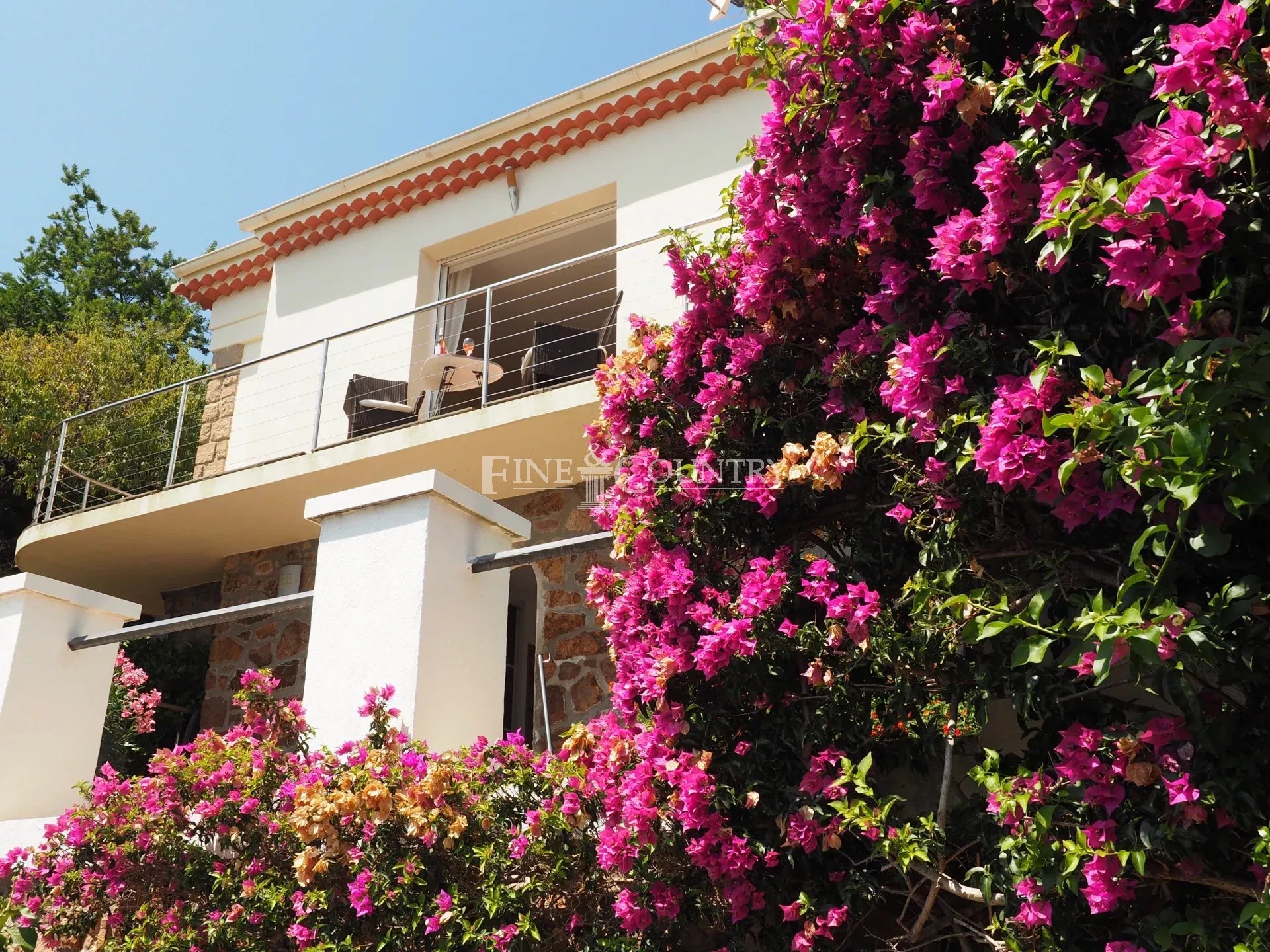 Photo of Villa for salle in Le Trayas with sea views