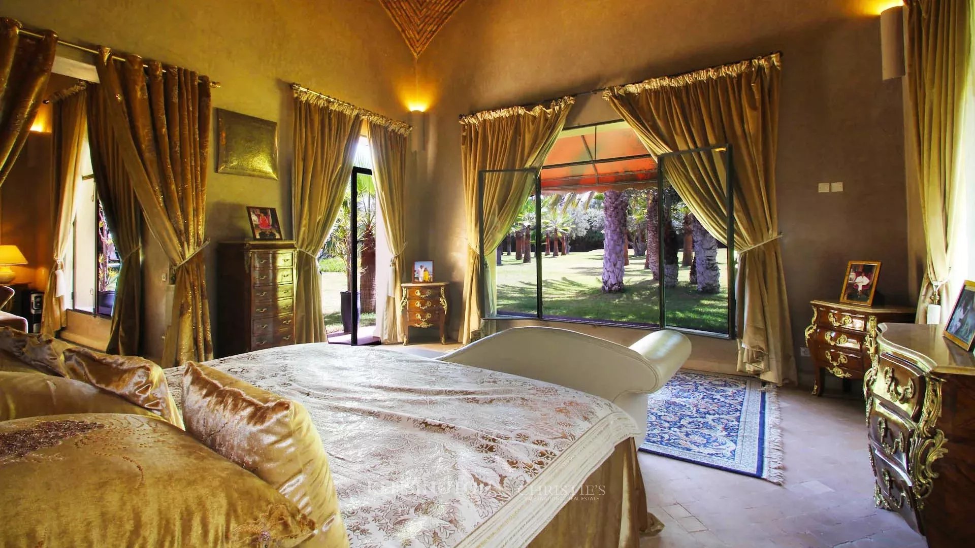 6 Bedroom Villa/Townhouse's Image 24