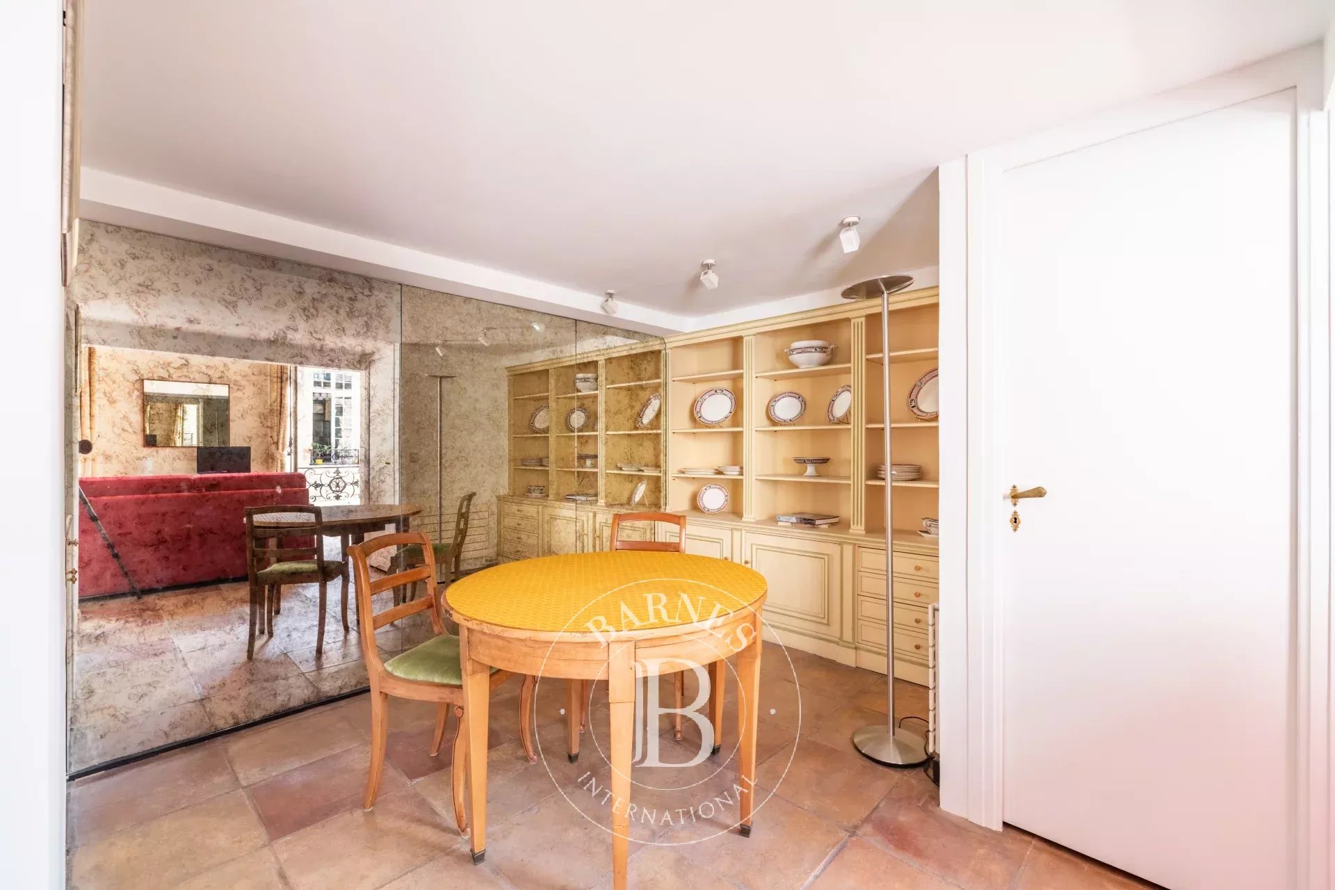 Daire Paris 4ème - picture 12