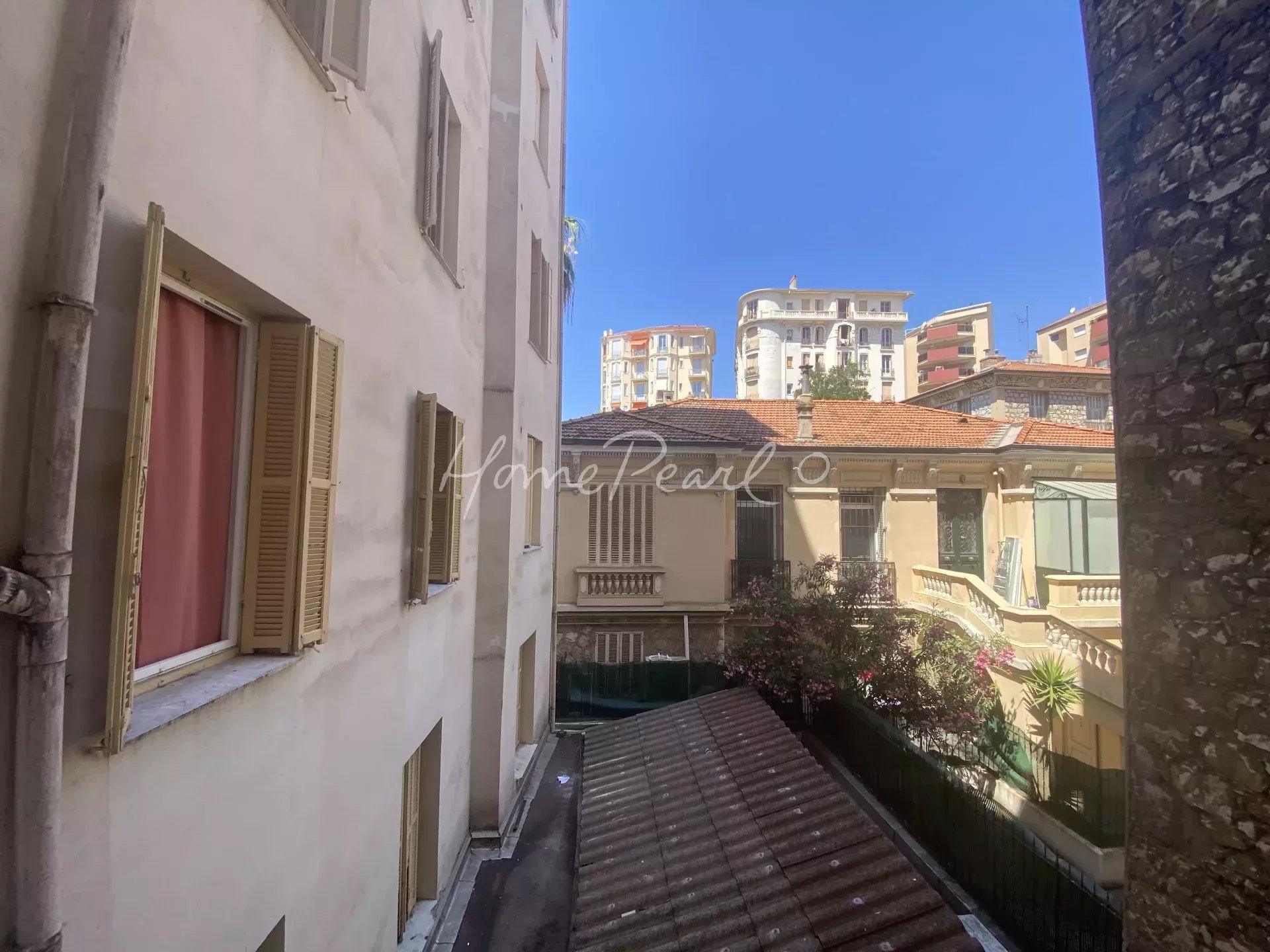 2 PIECES 36 M² PROCHE LIBERATION