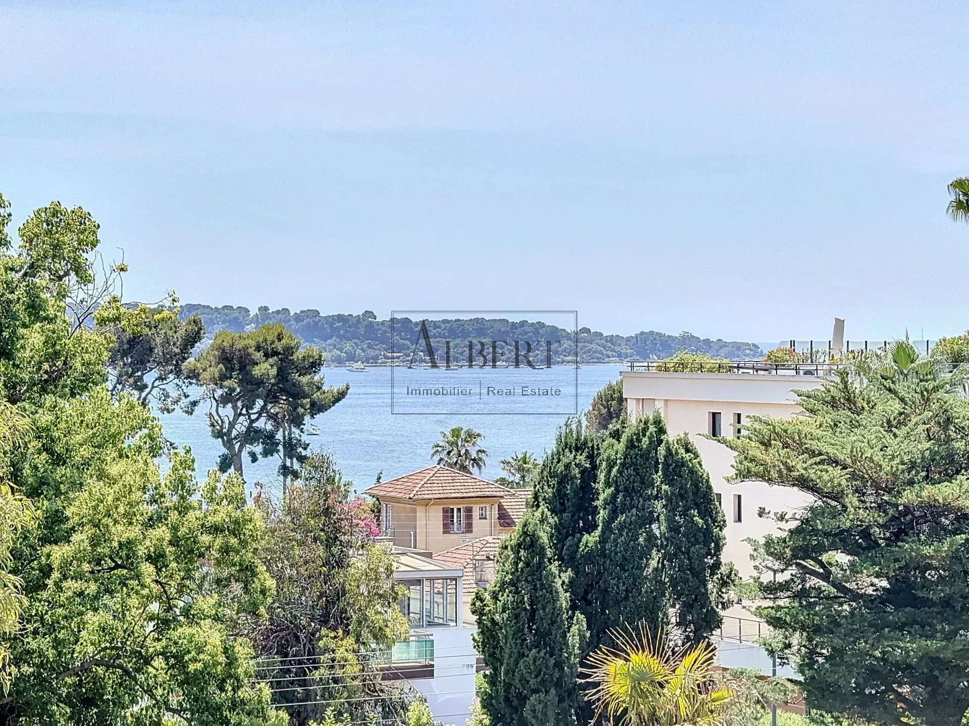 CANNES - BASS CALIFORNIA - 3P - TERRACE AND SEA VIEW