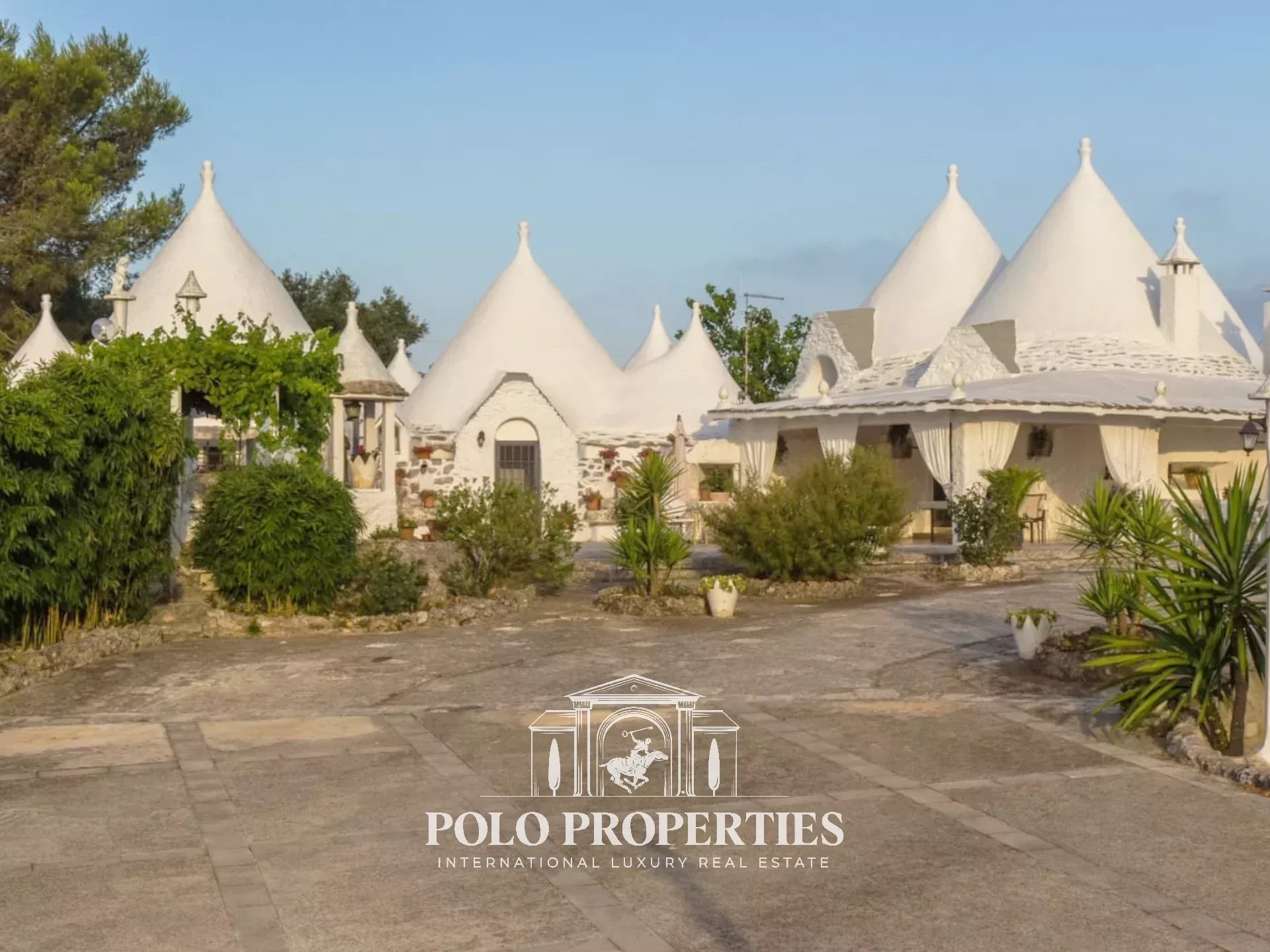 COMPLEXE DE TRULLI & LAMIE