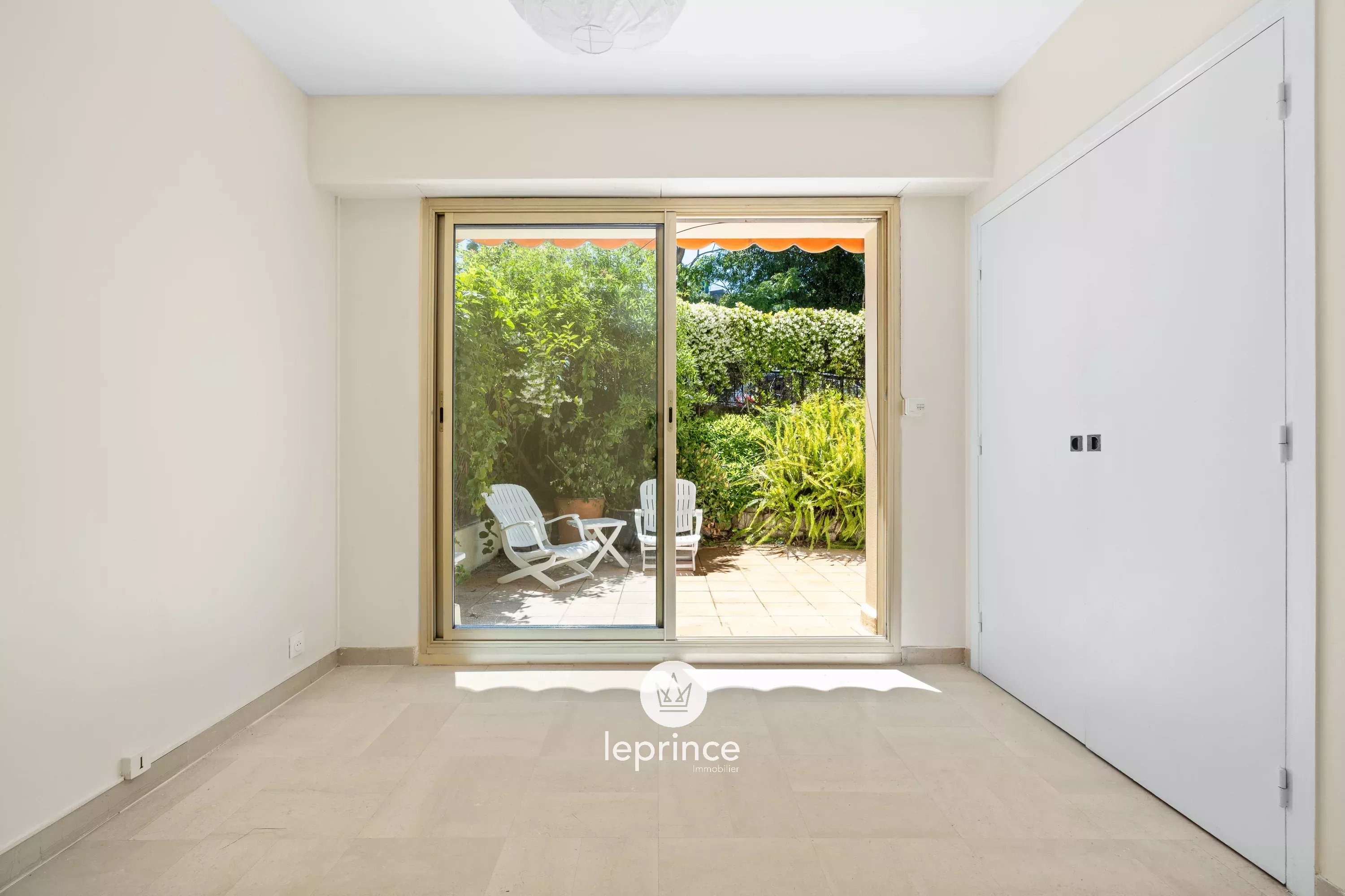 Nice Cimiez - 2-Bedroom Apartment Garden Level - Garage