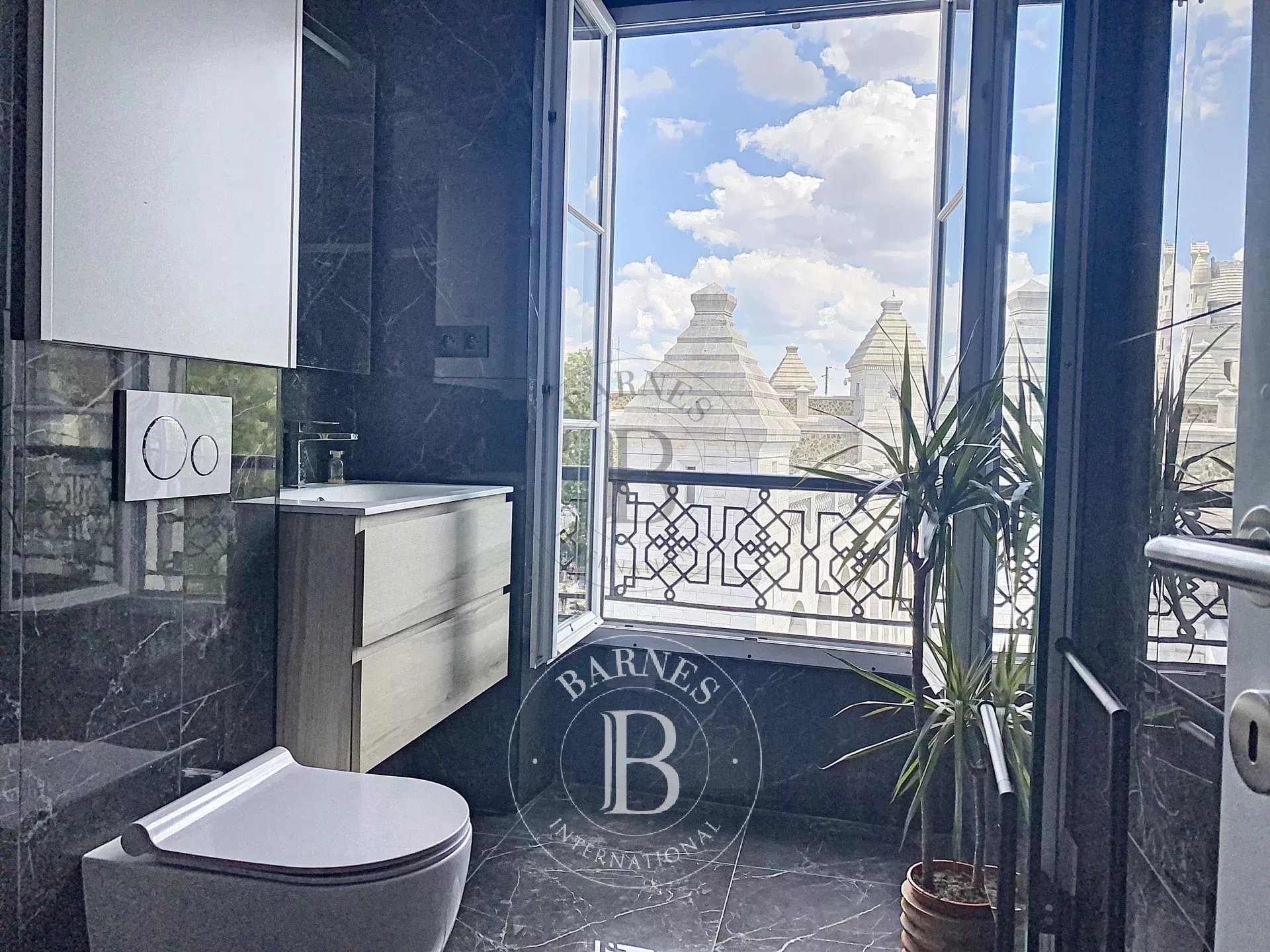 Daire Paris 18ème - picture 12