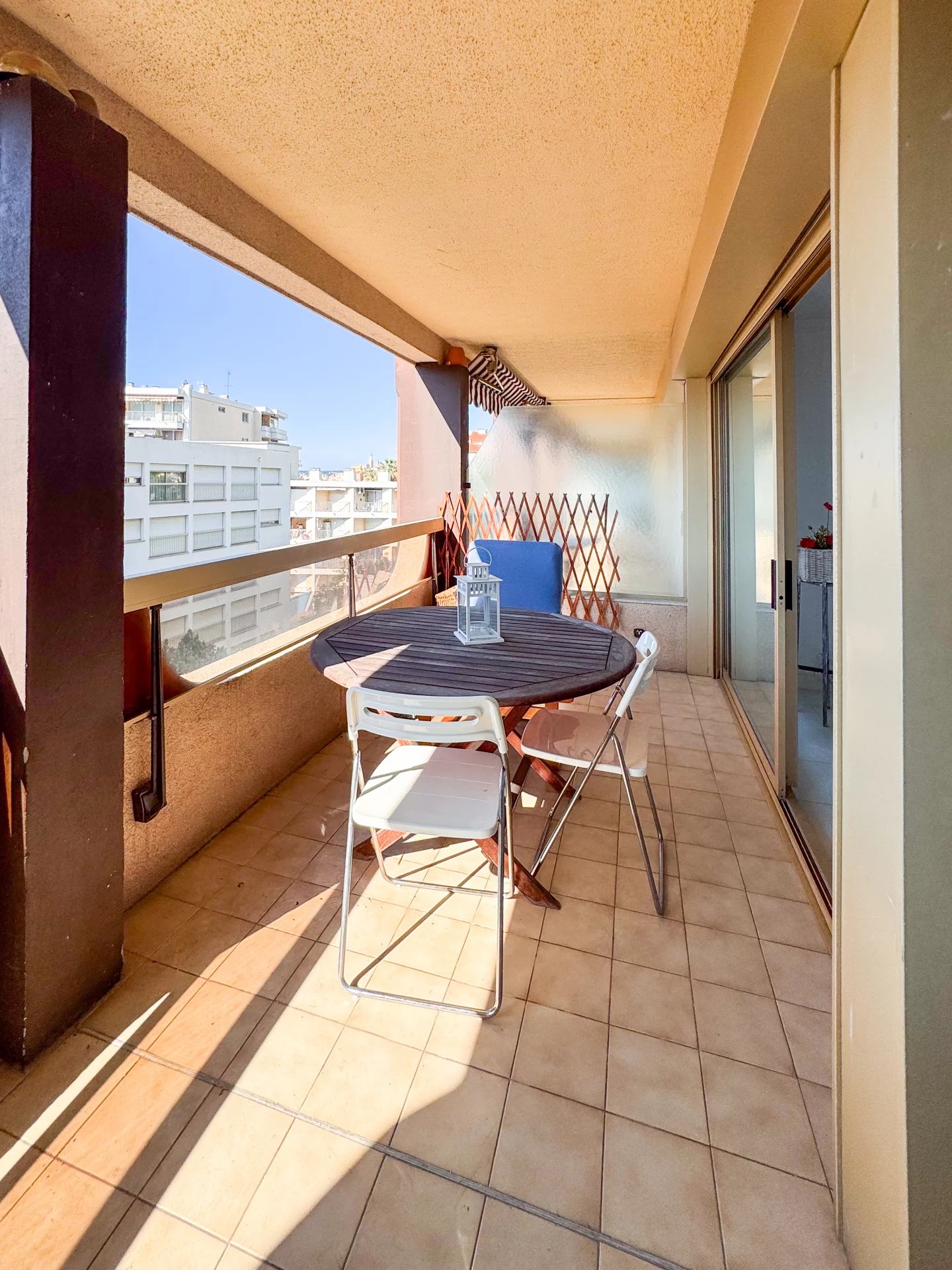Elegant Apartment in Garavan - 56 m² with View