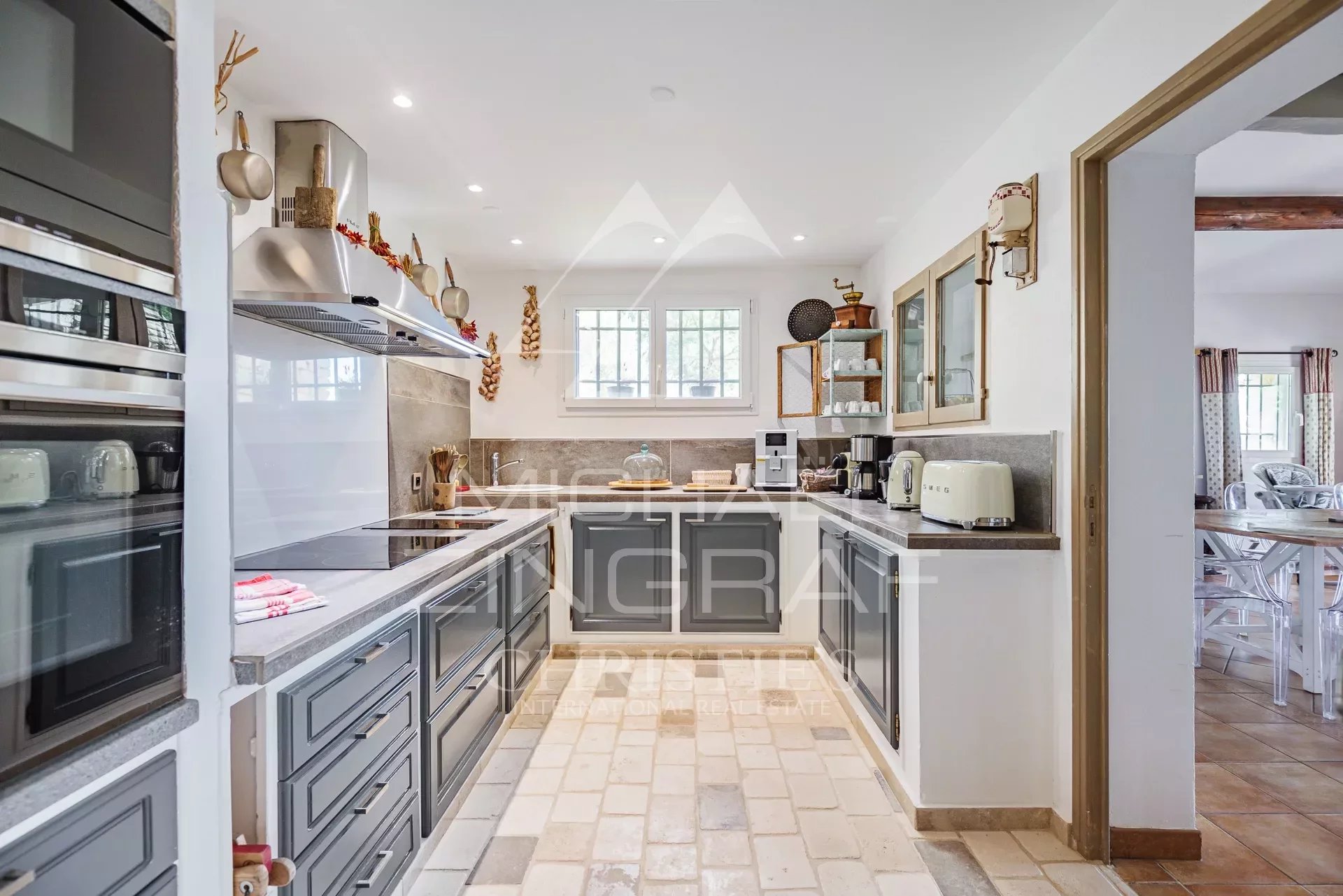 6 Bedroom Villa/Townhouse's Image 6