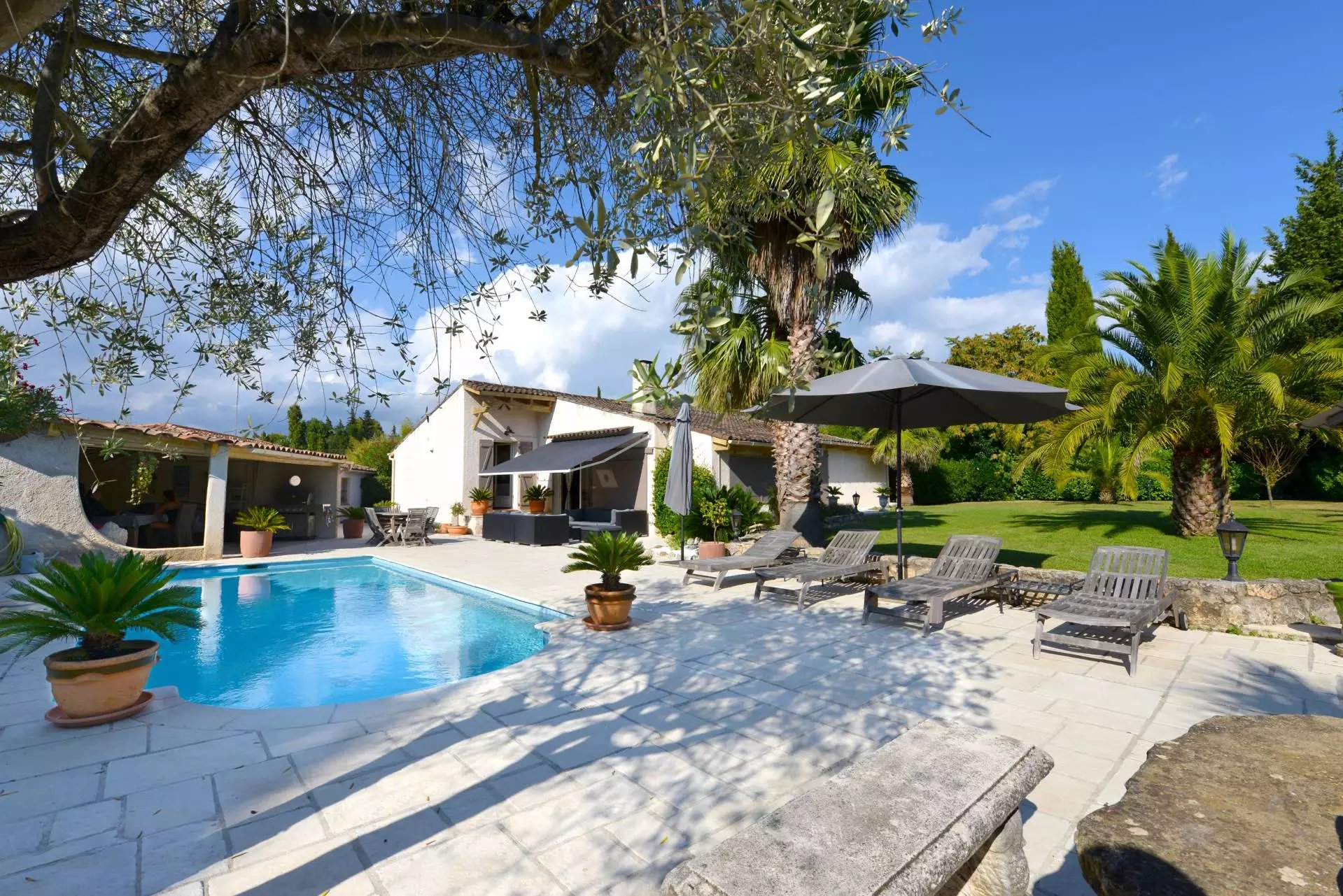 Agence immobilière de 