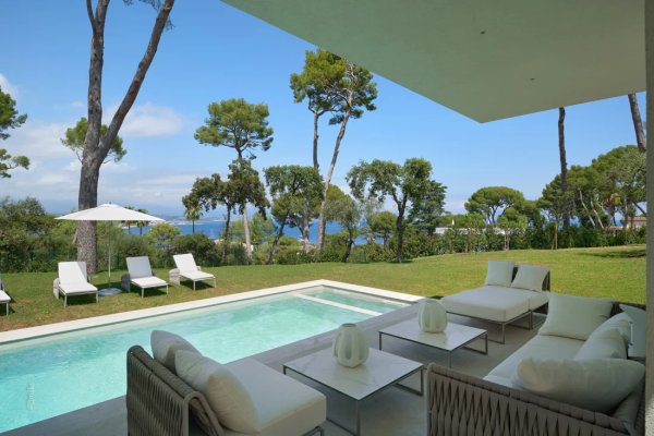 Modern Luxury Villa Antibes | Contemporary Family Estate with Sea View — photo 2
