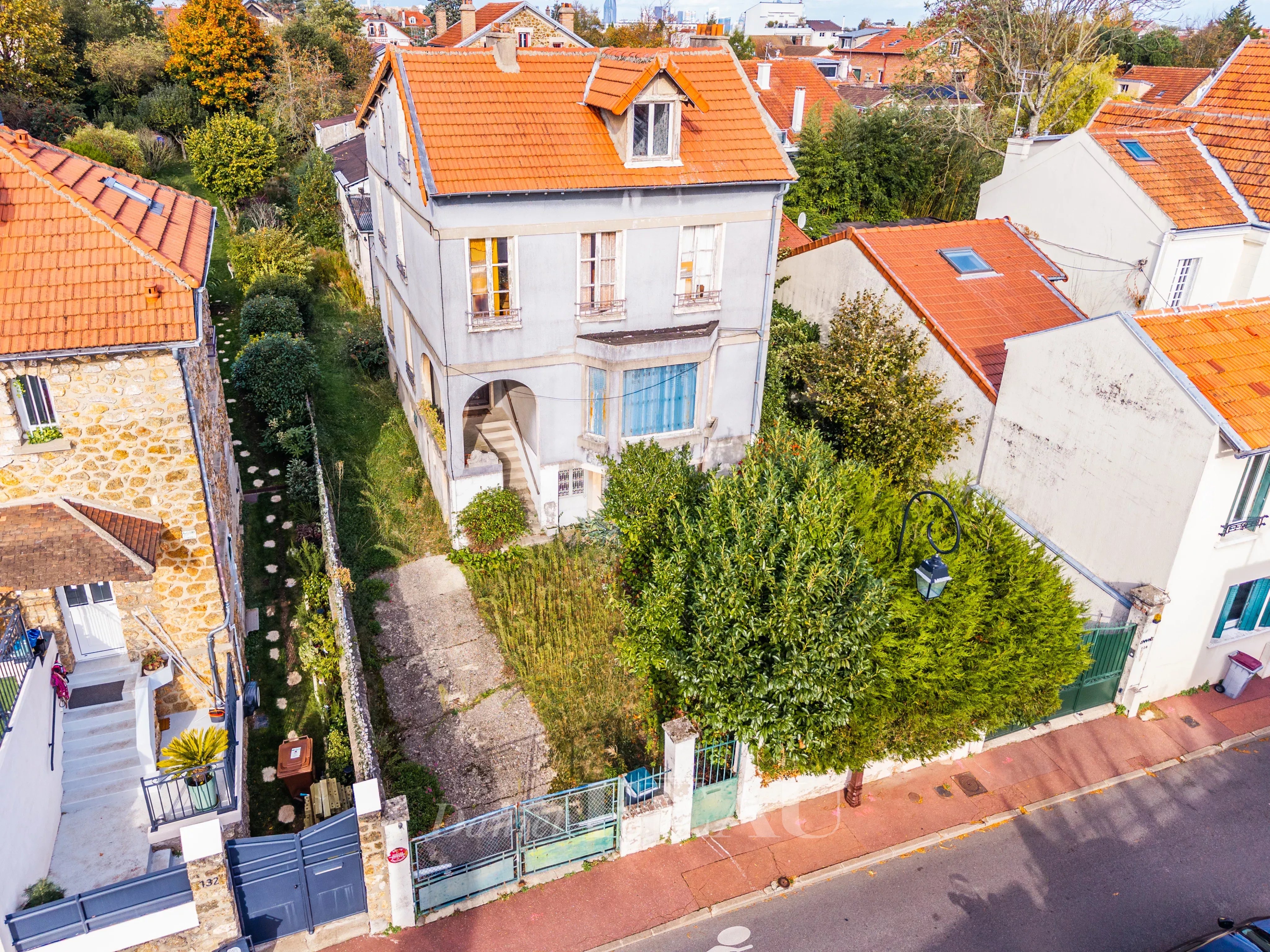 Saint-Cloud - Montretout - Fort potentiel de construction.