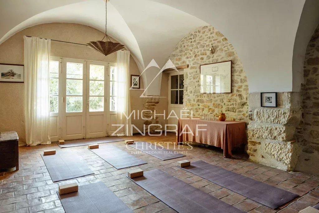 9 Bedroom Villa/Townhouse's Image 17