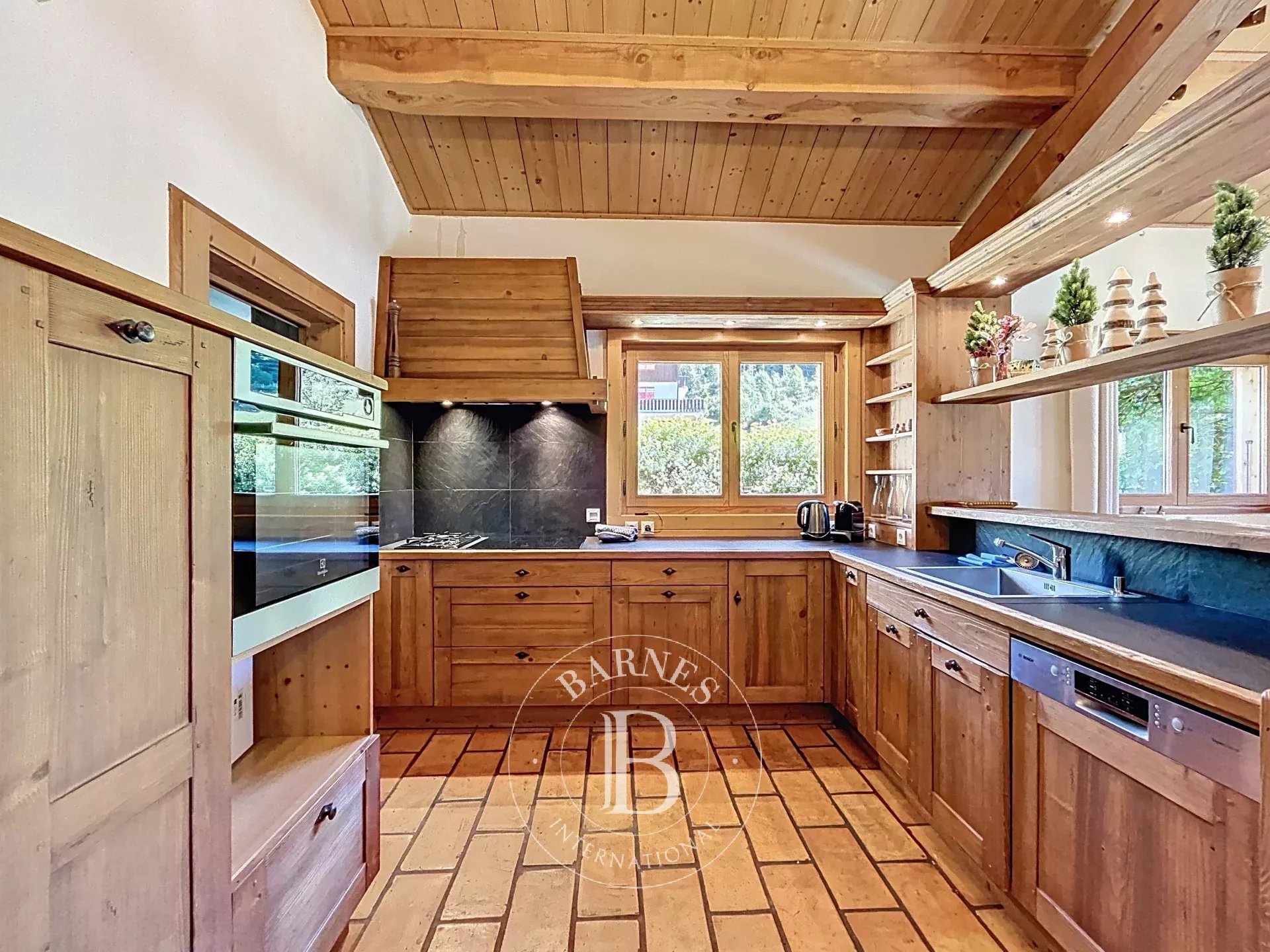 Photo of Les Gets – Ski-in/Ski-out property with 3 units