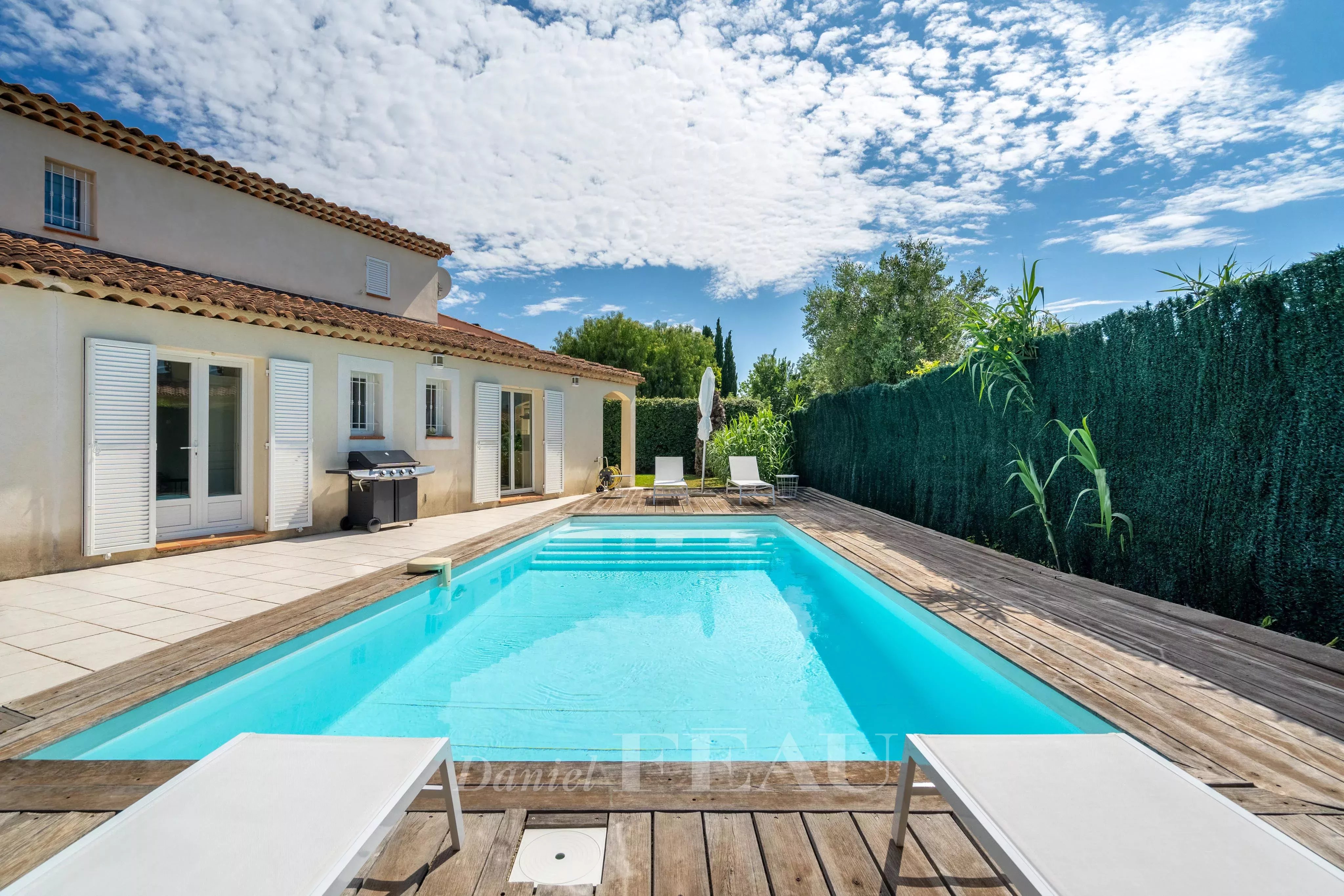 Saint-Cyr-sur-Mer  -  A 4-bed villa with a swimming pool