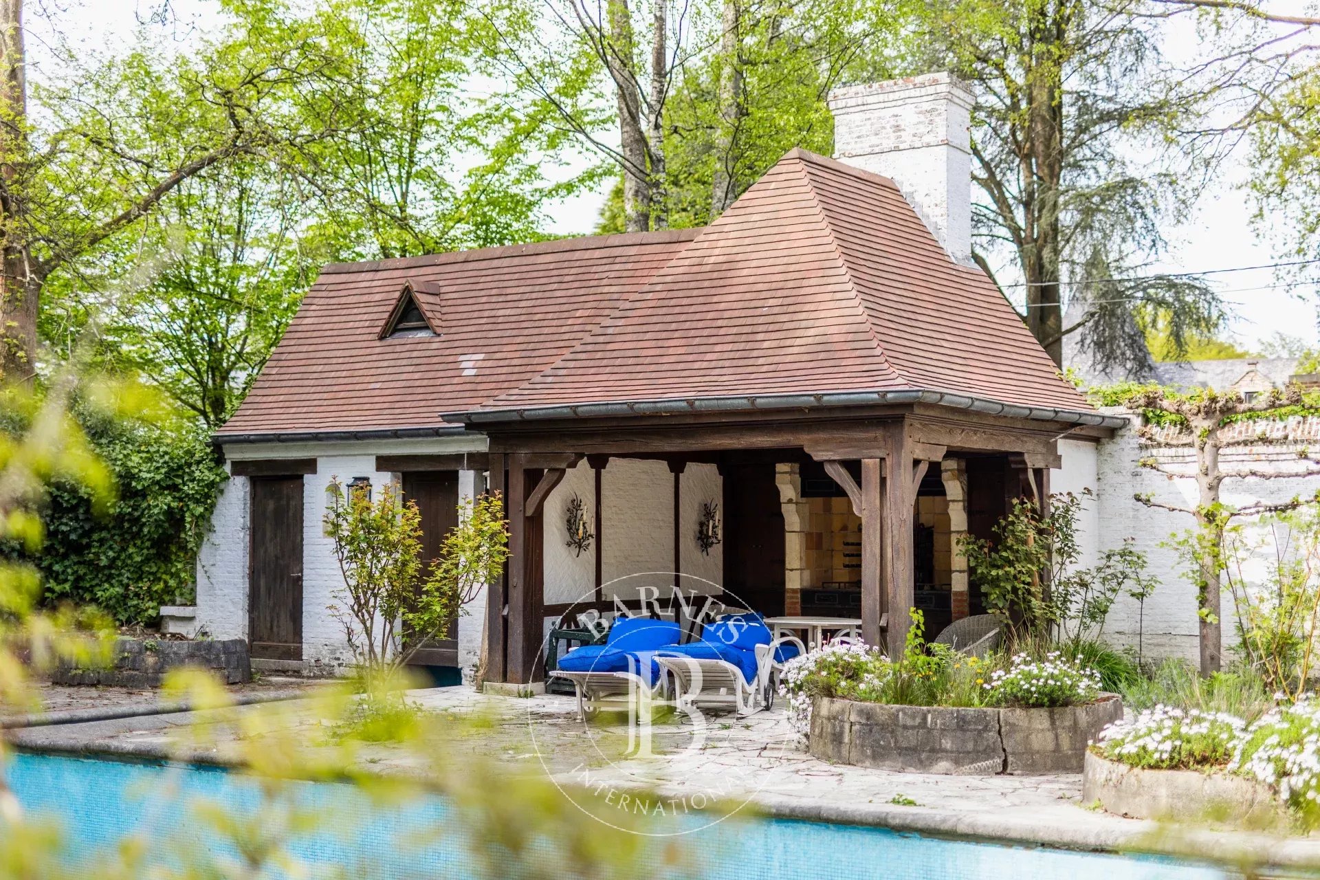 Hoeilaart - Exceptional villa to renovate, close to the Sonian Forest