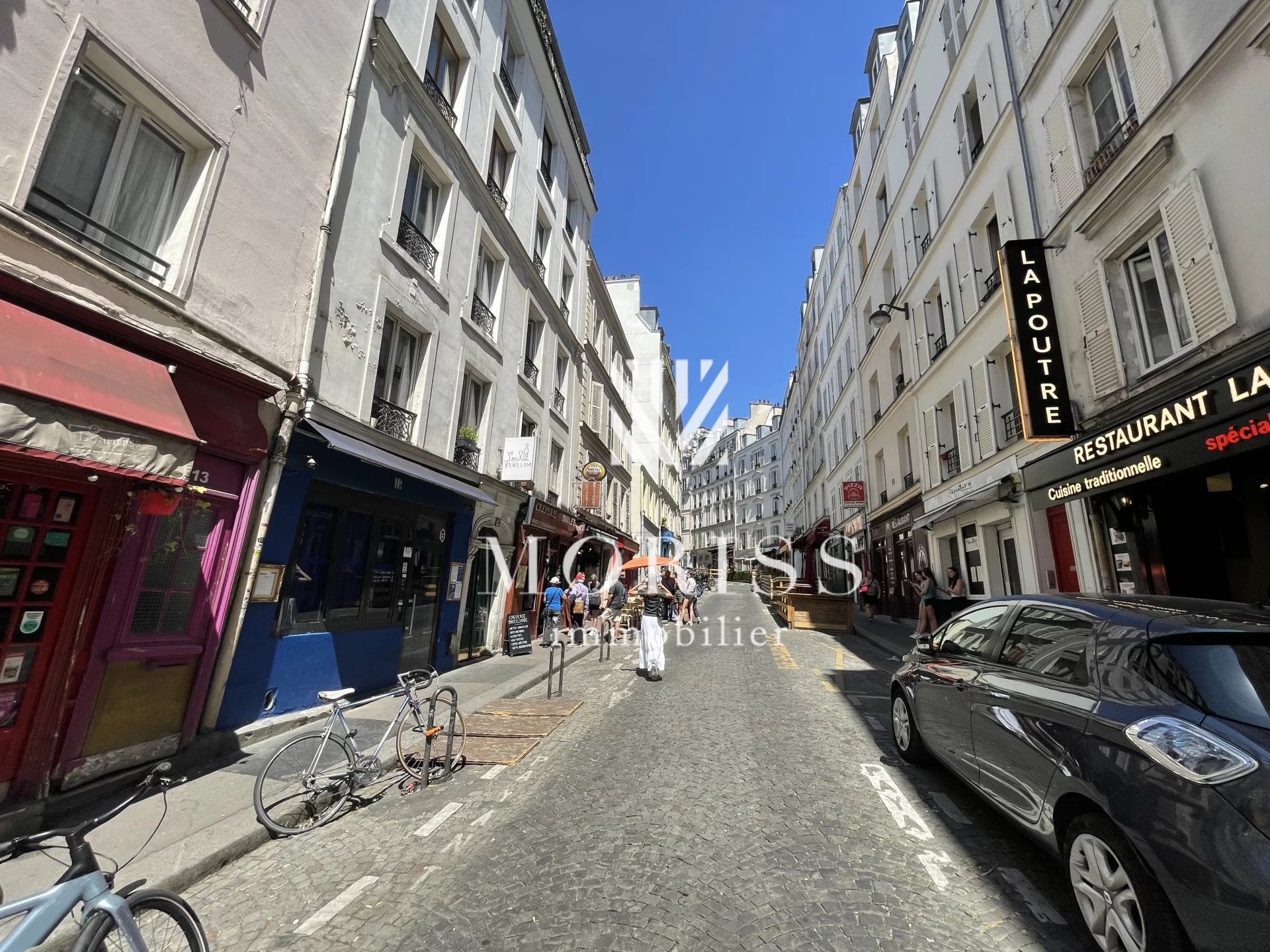 À VENDRE – Appartement 26 m² refait à neuf - Abbesses / Montmart - Image Array