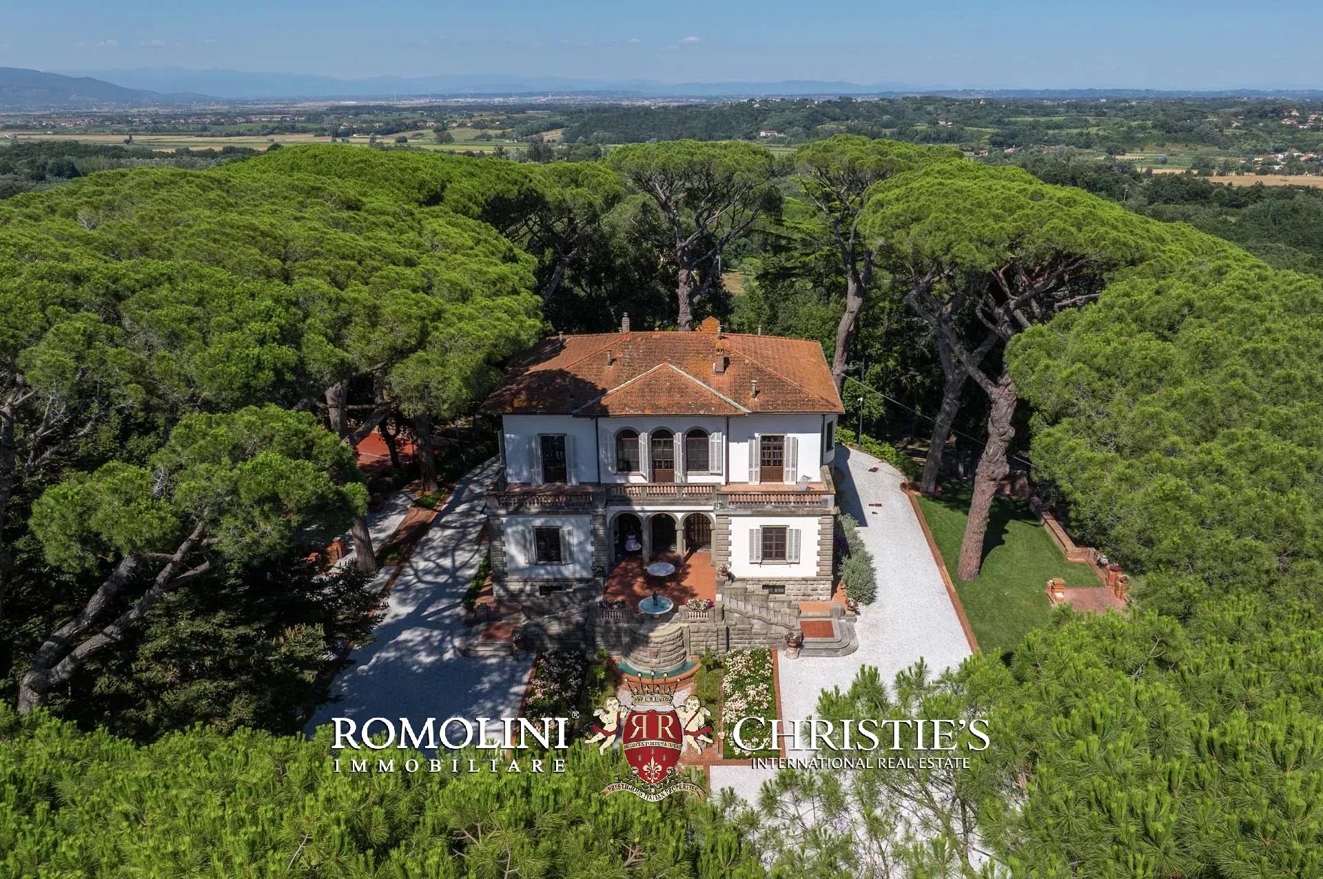 8 Bedroom Villa/Townhouse's Image 19