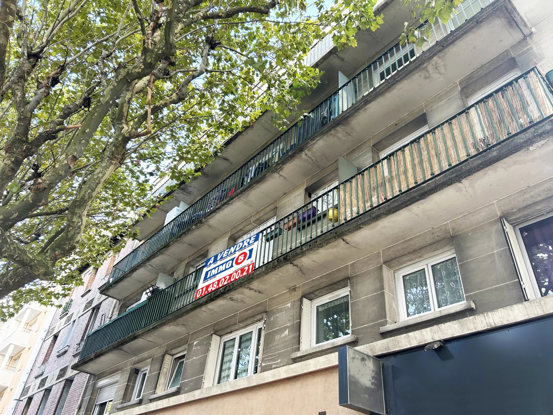 Charmant Studio dans un Immeuble en Pierre de Taille