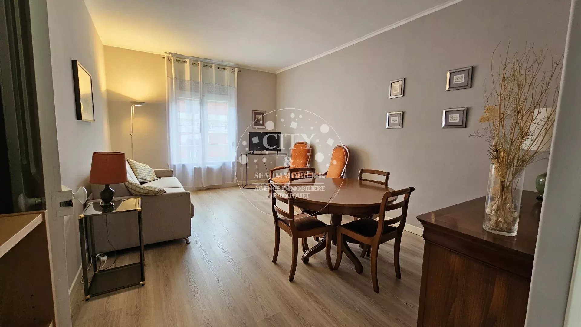 Agence immobilière de 