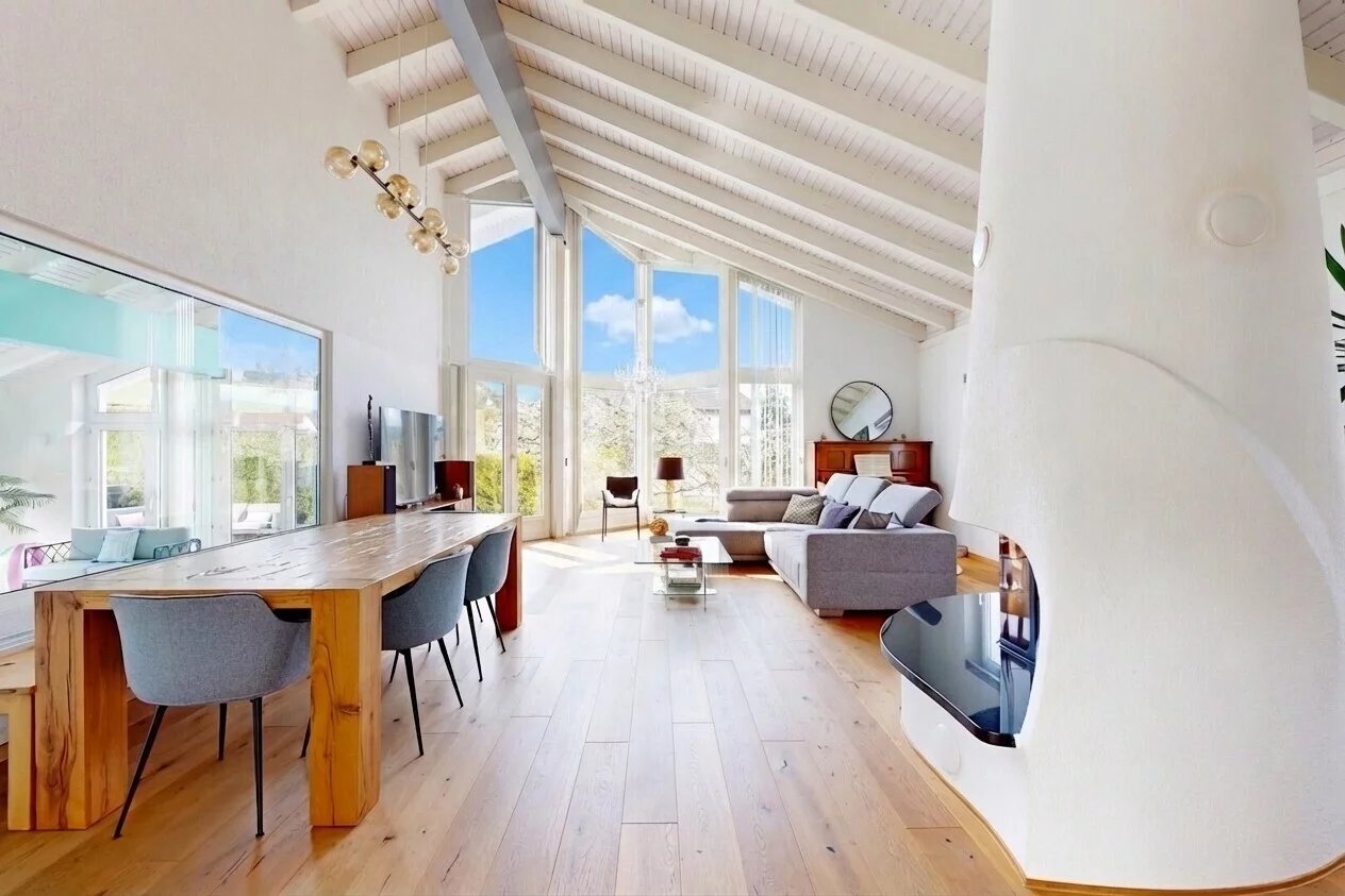 Villa d’exception avec piscine intérieure, terrasses panoramiques et écrin de verdure