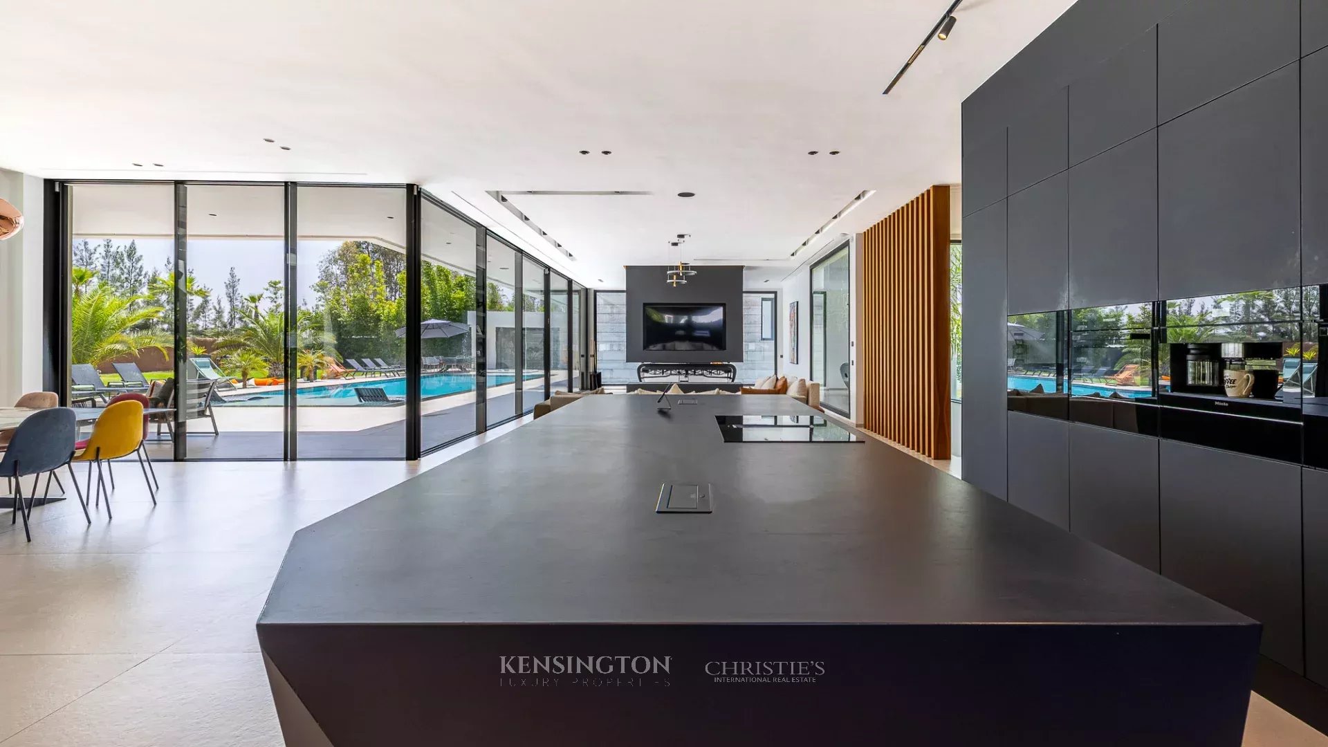 8 Bedroom Villa/Townhouse's Image 53