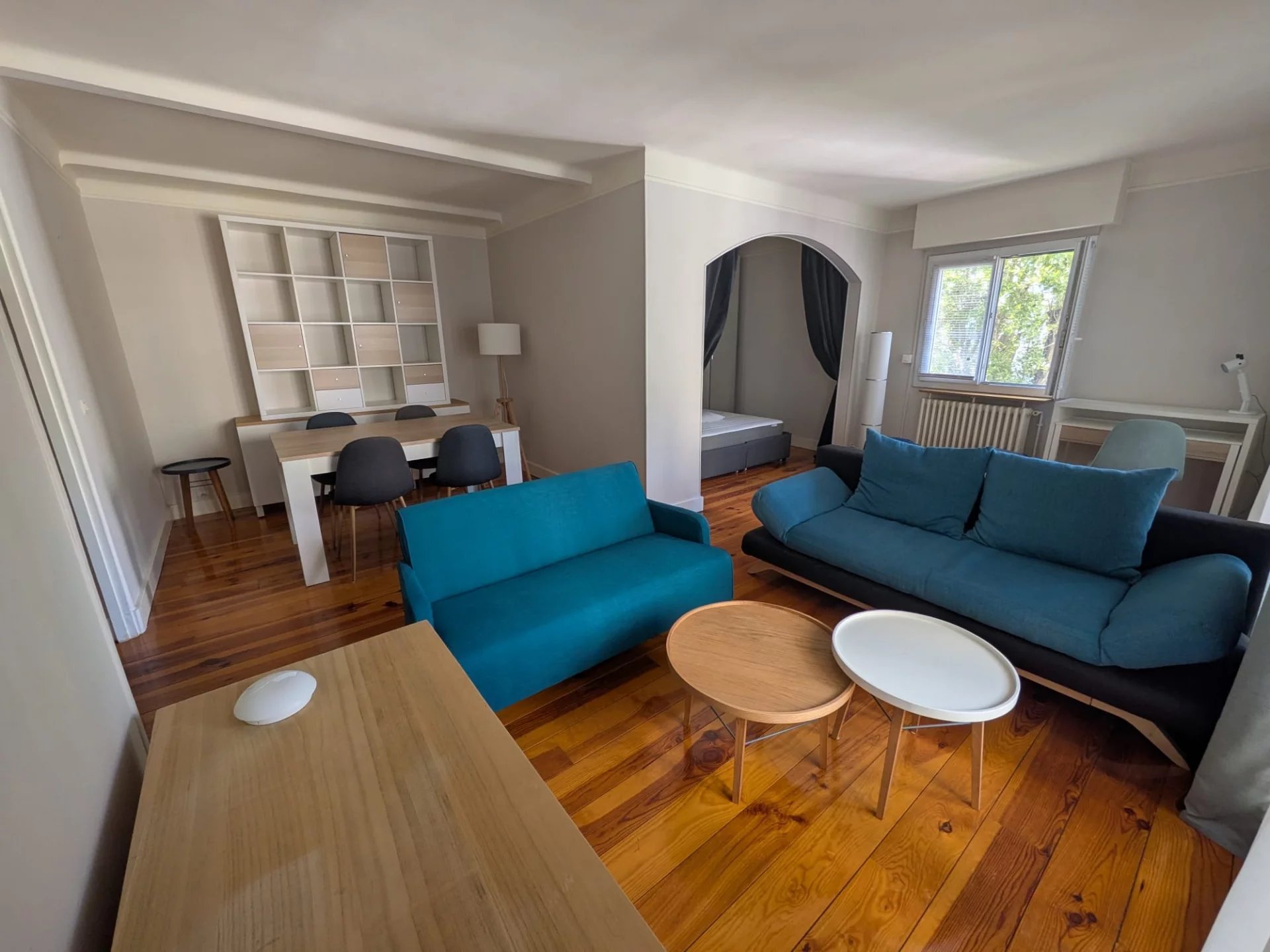 92200 Neuilly sur Seine: confortable 2 pièces avec balcon, cave et petit parking
