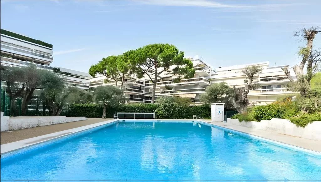 A vendre 2 Pieces 33 m2  Juan les Pins Piscine