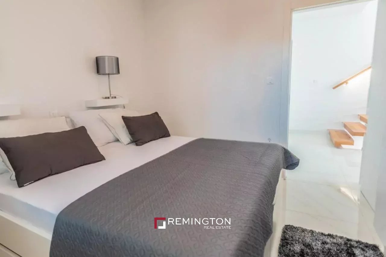 4 Bedroom Villa/Townhouse's Image 10
