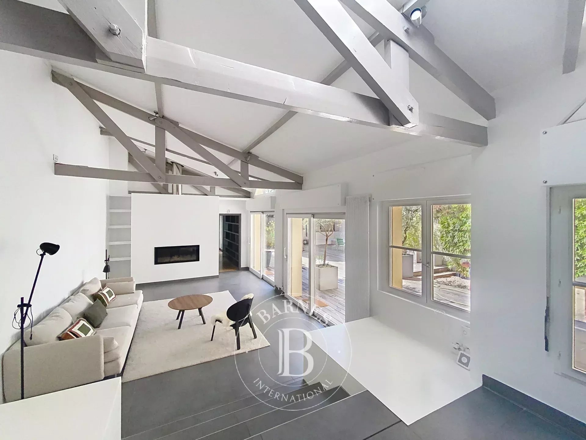 House Courbevoie  -  ref 83339110 (picture 3)
