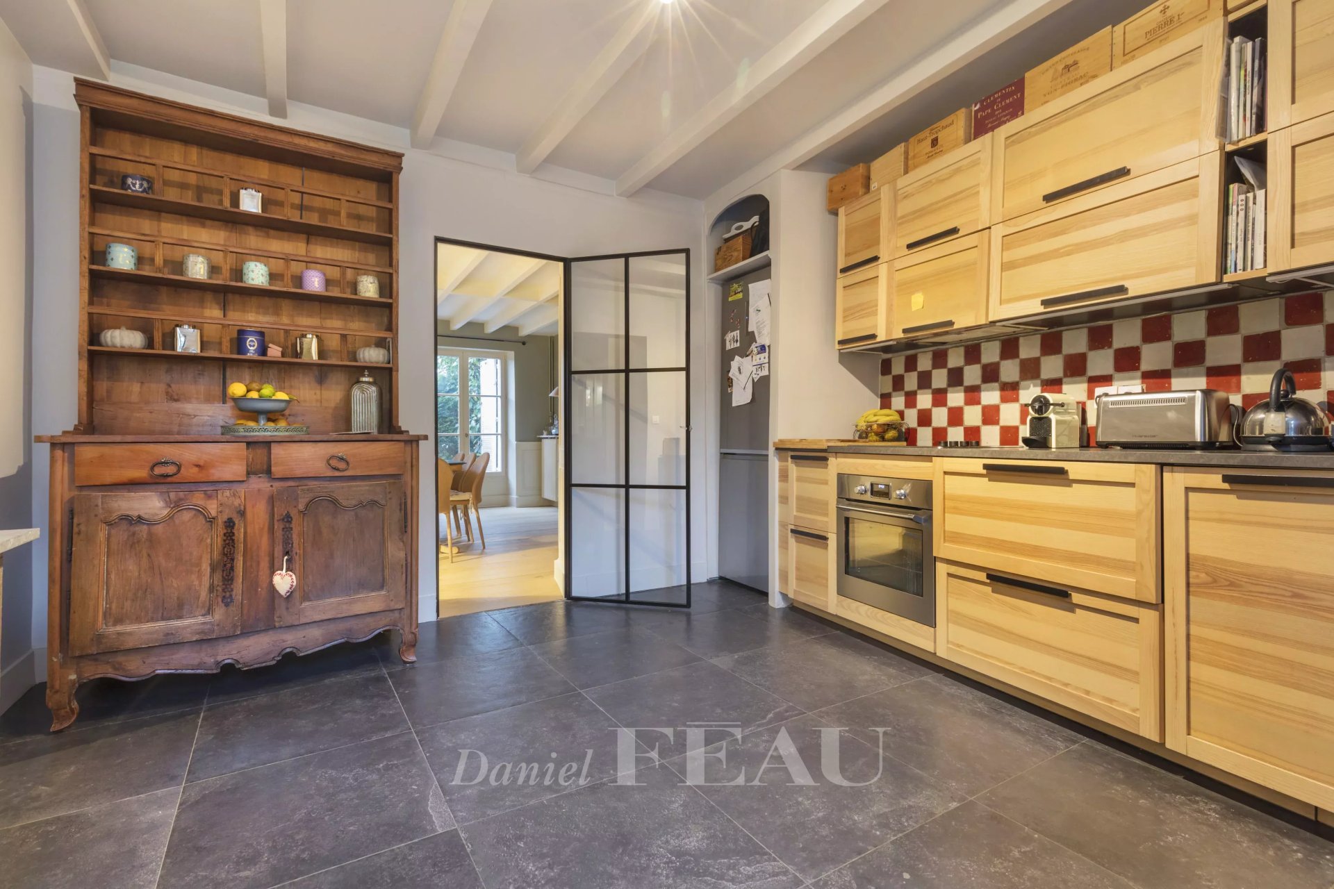 6 Bedroom Villa/Townhouse's Image 8