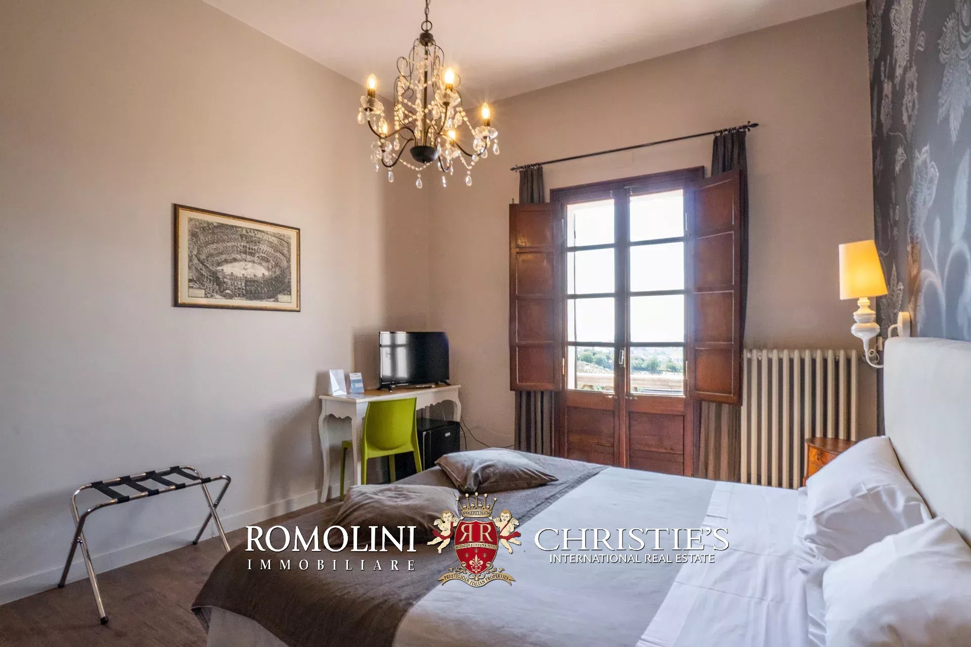 6 Bedroom Villa/Townhouse's Image 19