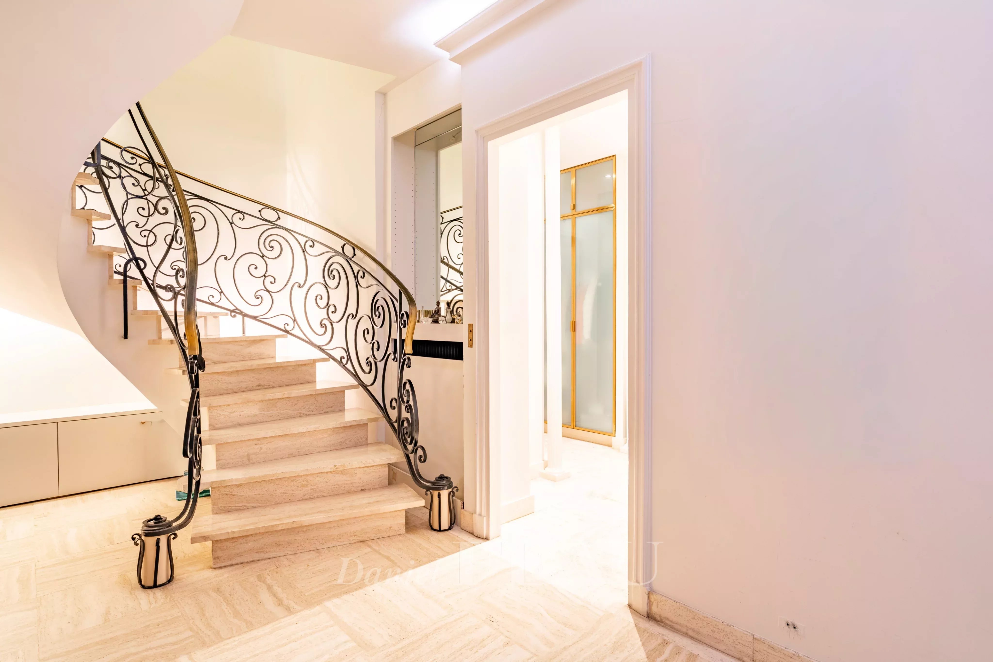 Neuilly - Mairie - Argenson