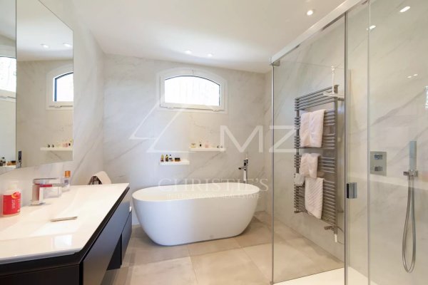 Beautiful family villa with sea view — photo 7