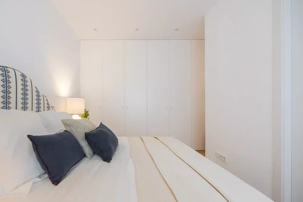 Fully Renovated Apartment in the Heart of Salamanca - picture 25