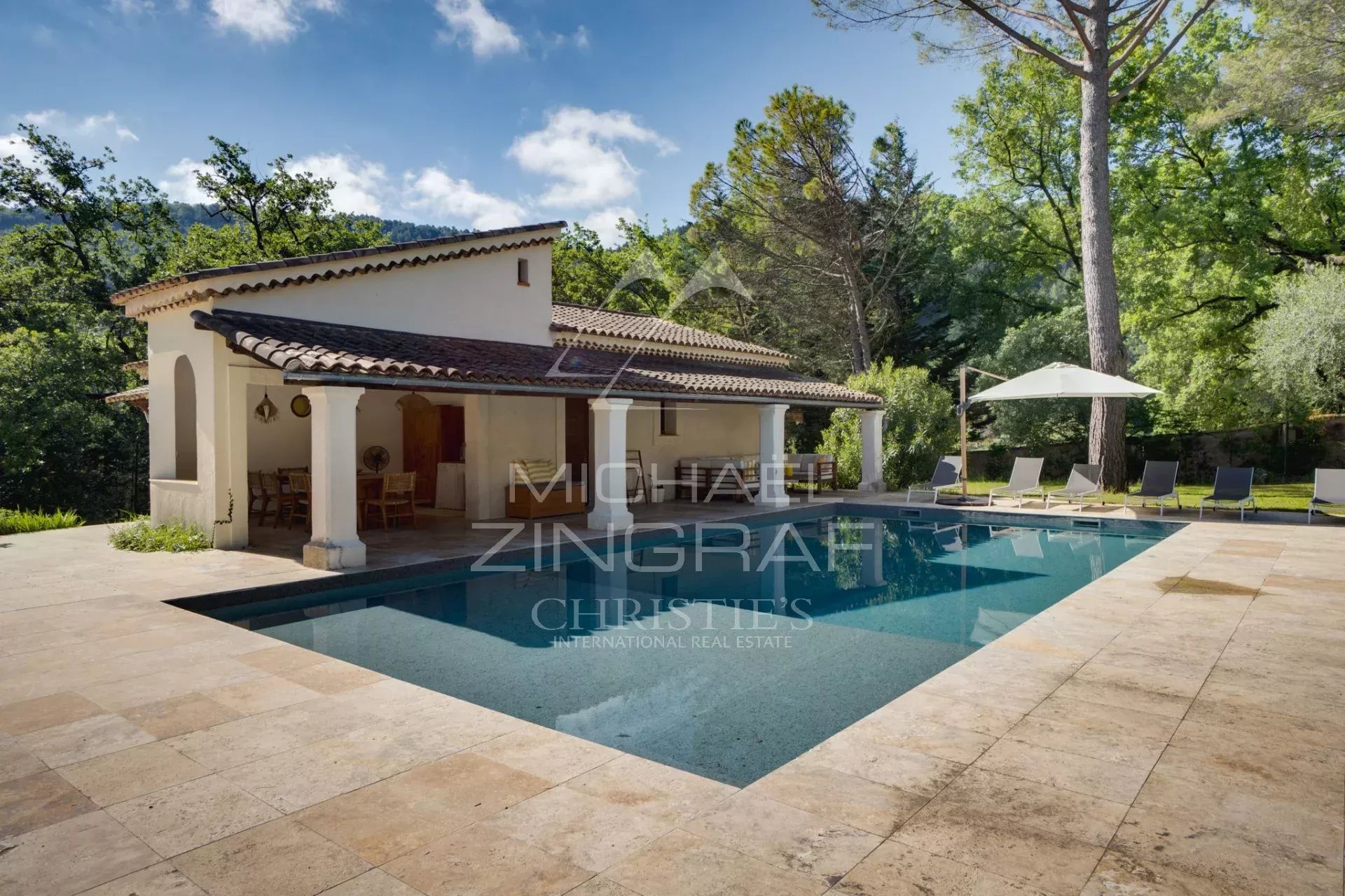 10 Bedroom Villa/Townhouse's Image 10