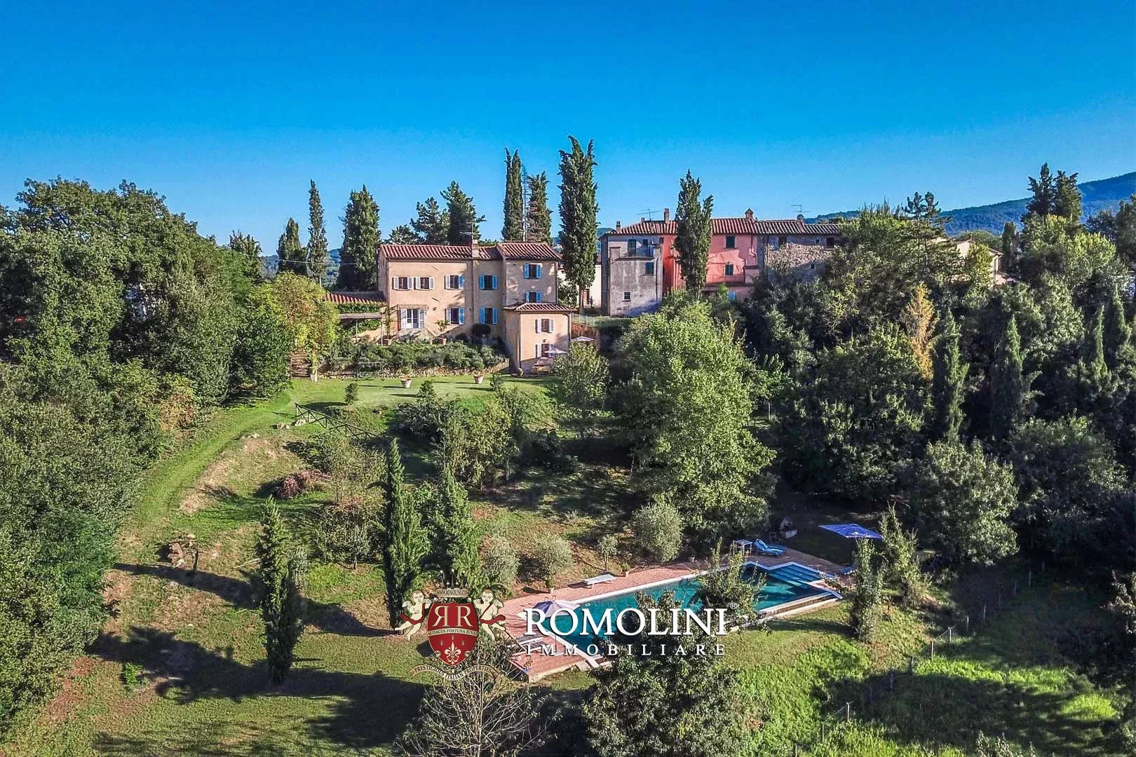 6 Bedroom Villa/Townhouse's Image 16