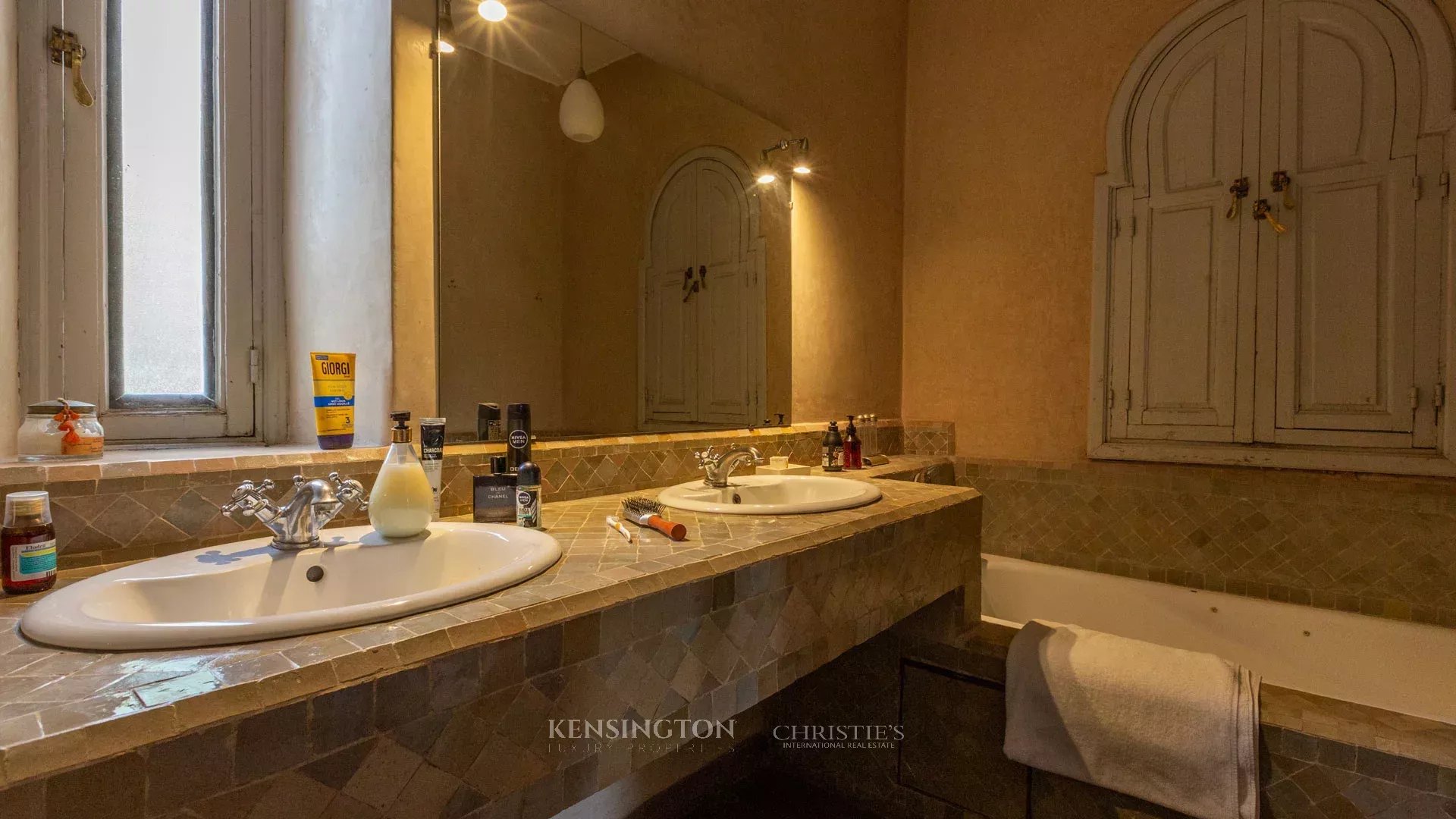 11 Bedroom Villa/Townhouse's Image 30