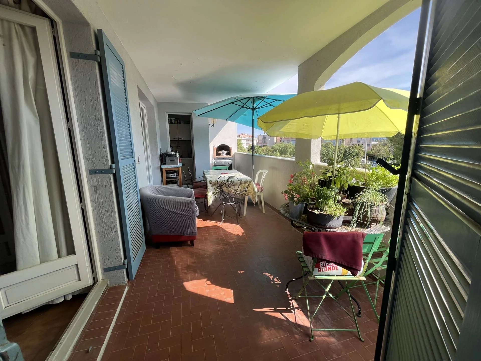 CAVALAIRE 2 BEDROOMS APPARTMENT