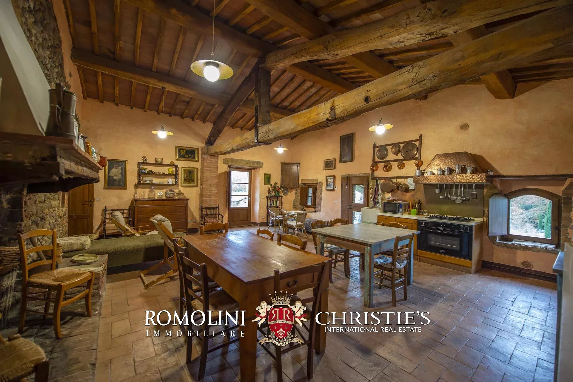 8 Bedroom Villa/Townhouse's Image 21
