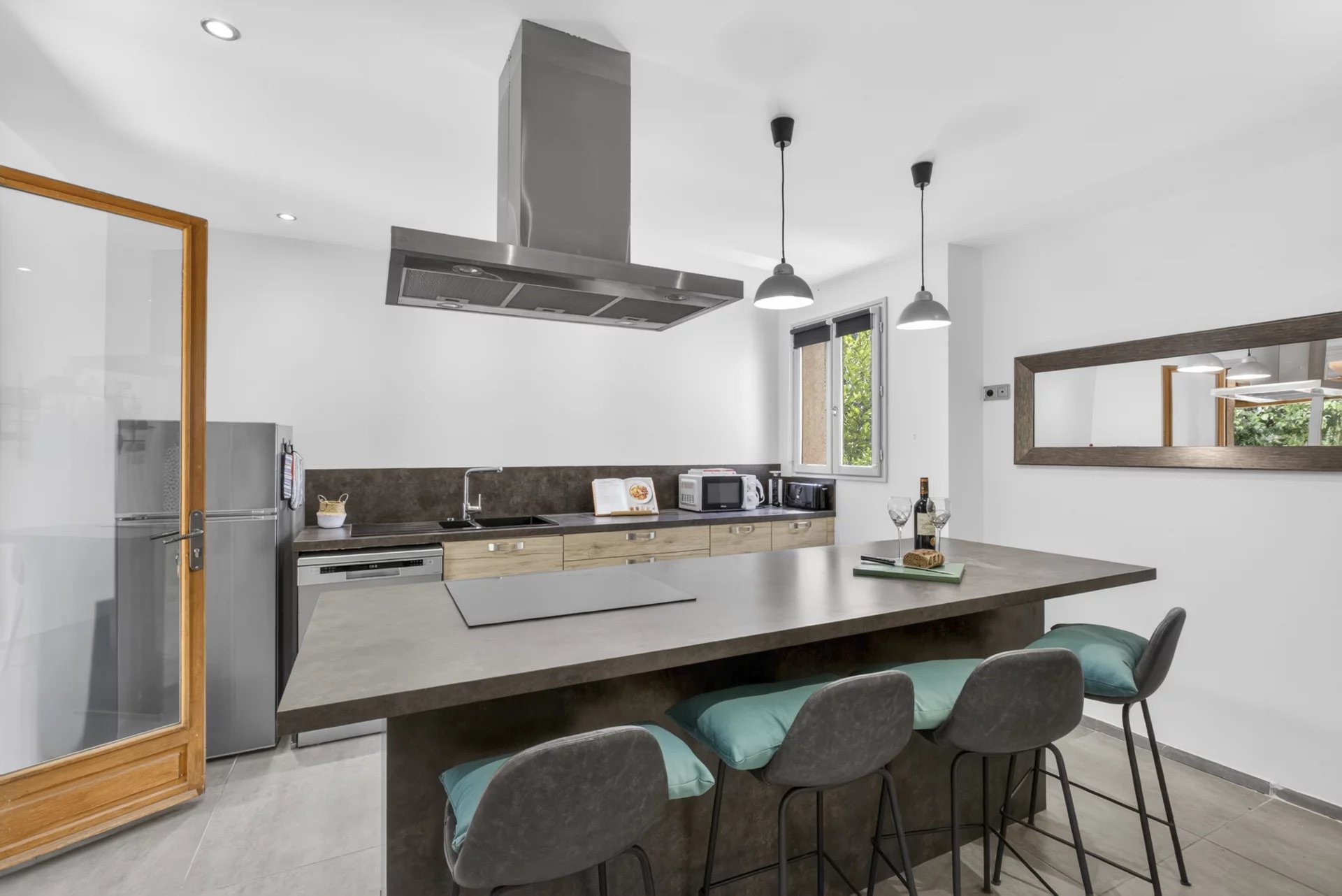 Renovated stone house with independent apartment walking distance to the village – Montauroux
