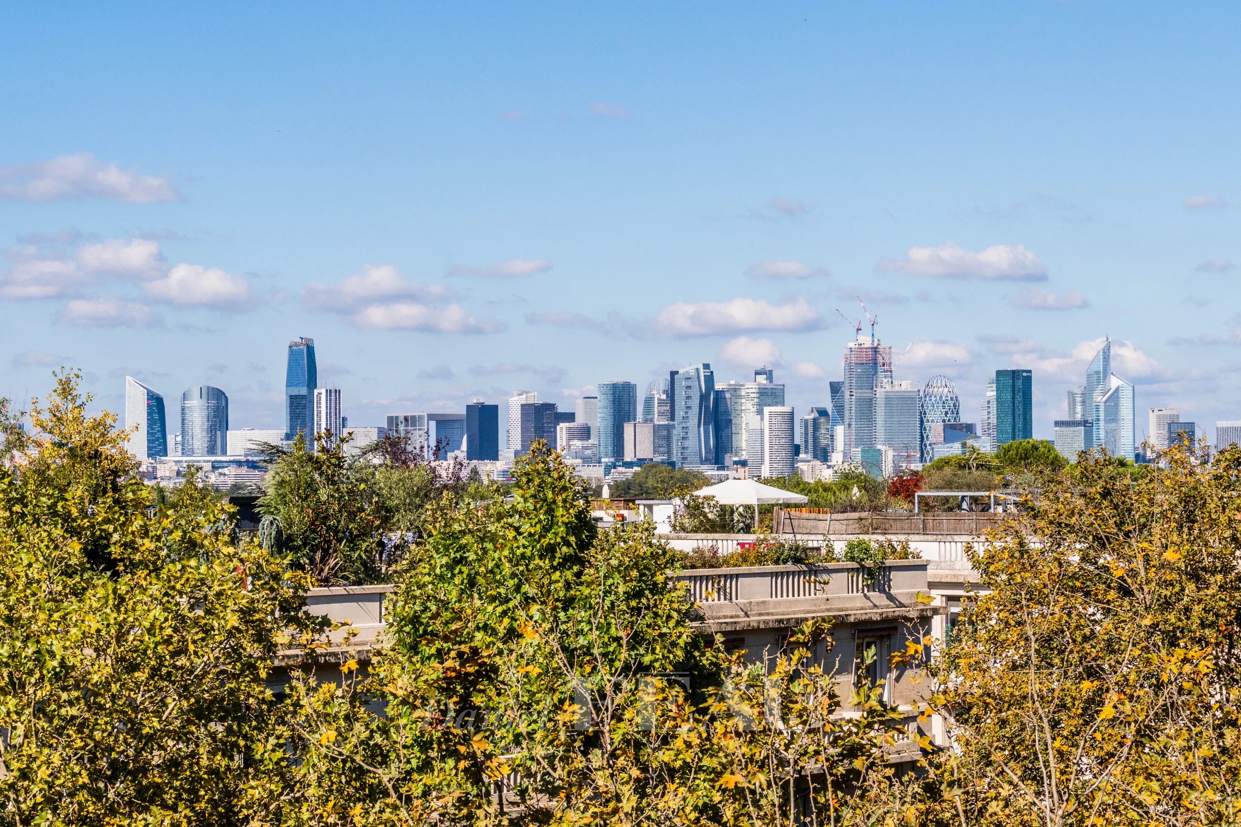Paris 16th District – A 4-bed apartment enjoying a panoramic view
