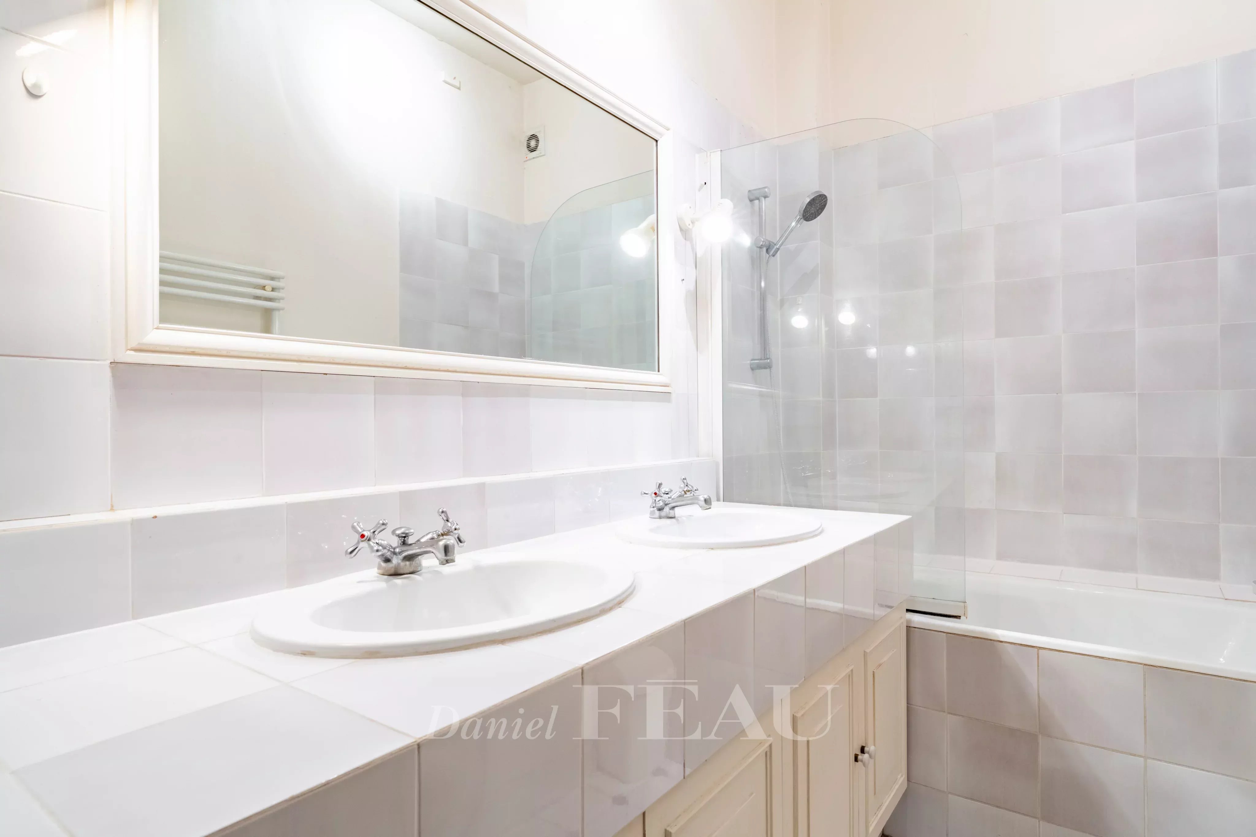 Sale Apartment Paris 15th