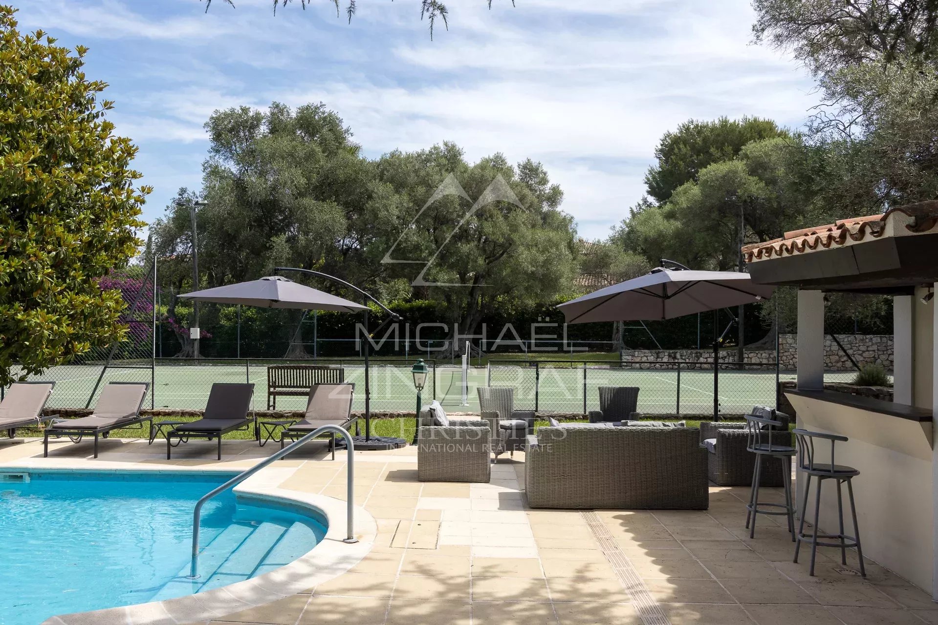 10 Bedroom Villa/Townhouse's Image 28