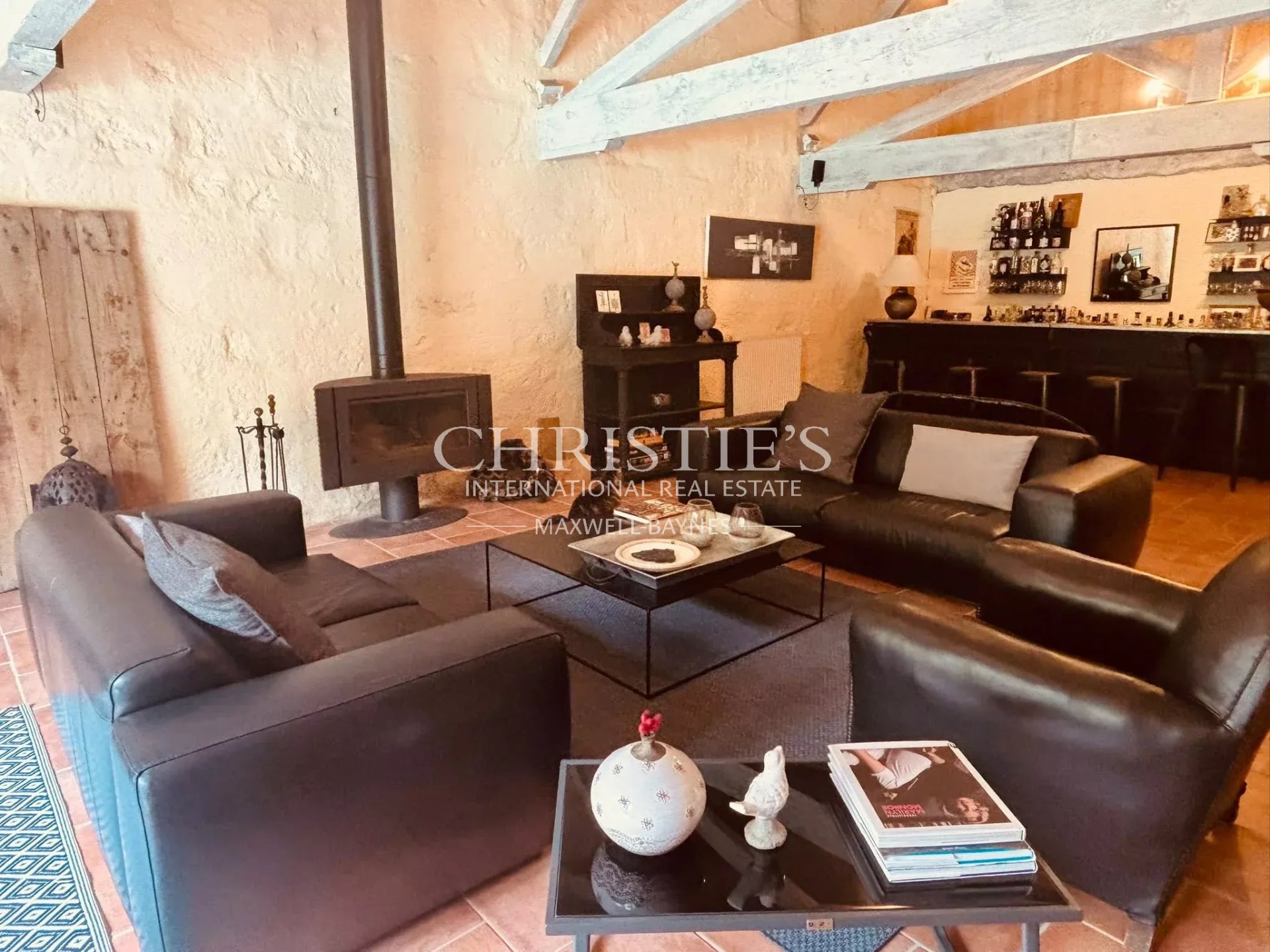 9 Bedroom Villa/Townhouse's Image 28