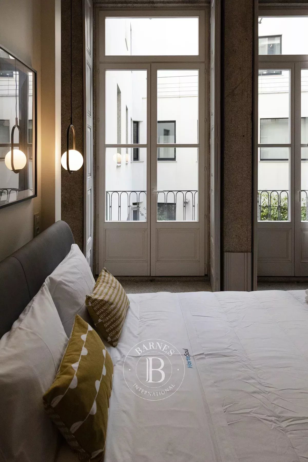 Porto Low-Rise Building