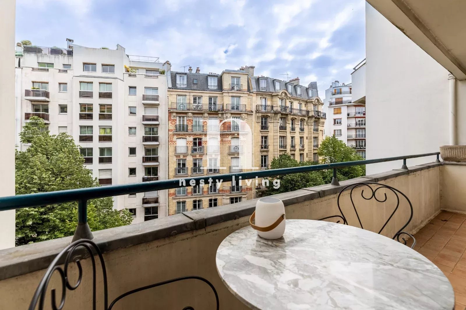 Paris 15 - Quartier Convention - Renové avec Balcon