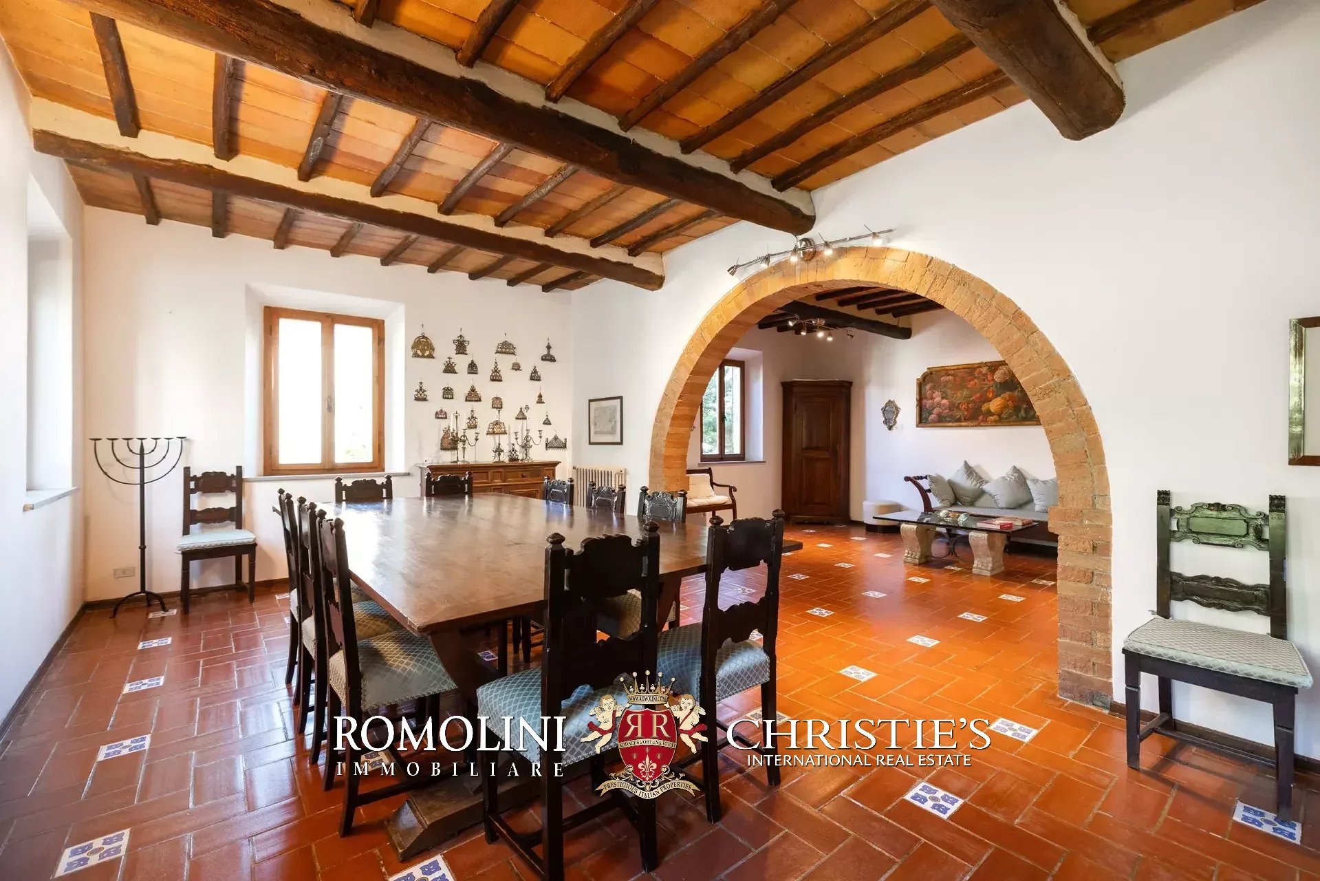 18 Bedroom Vineyard's Image 48